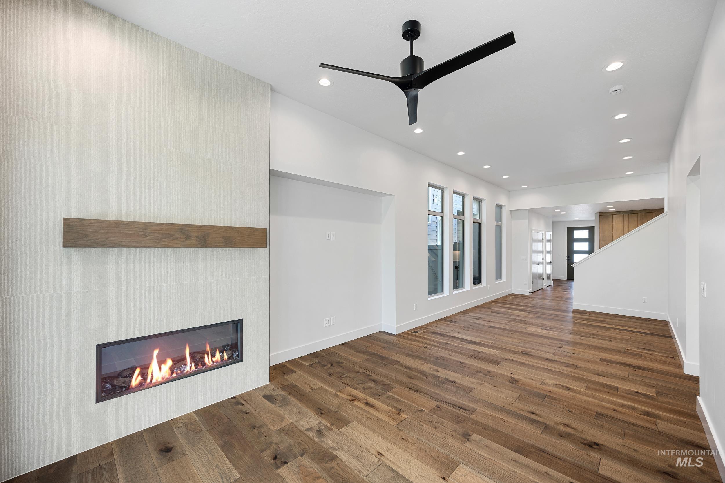 6504 S Astoria Ave Property Photo 5