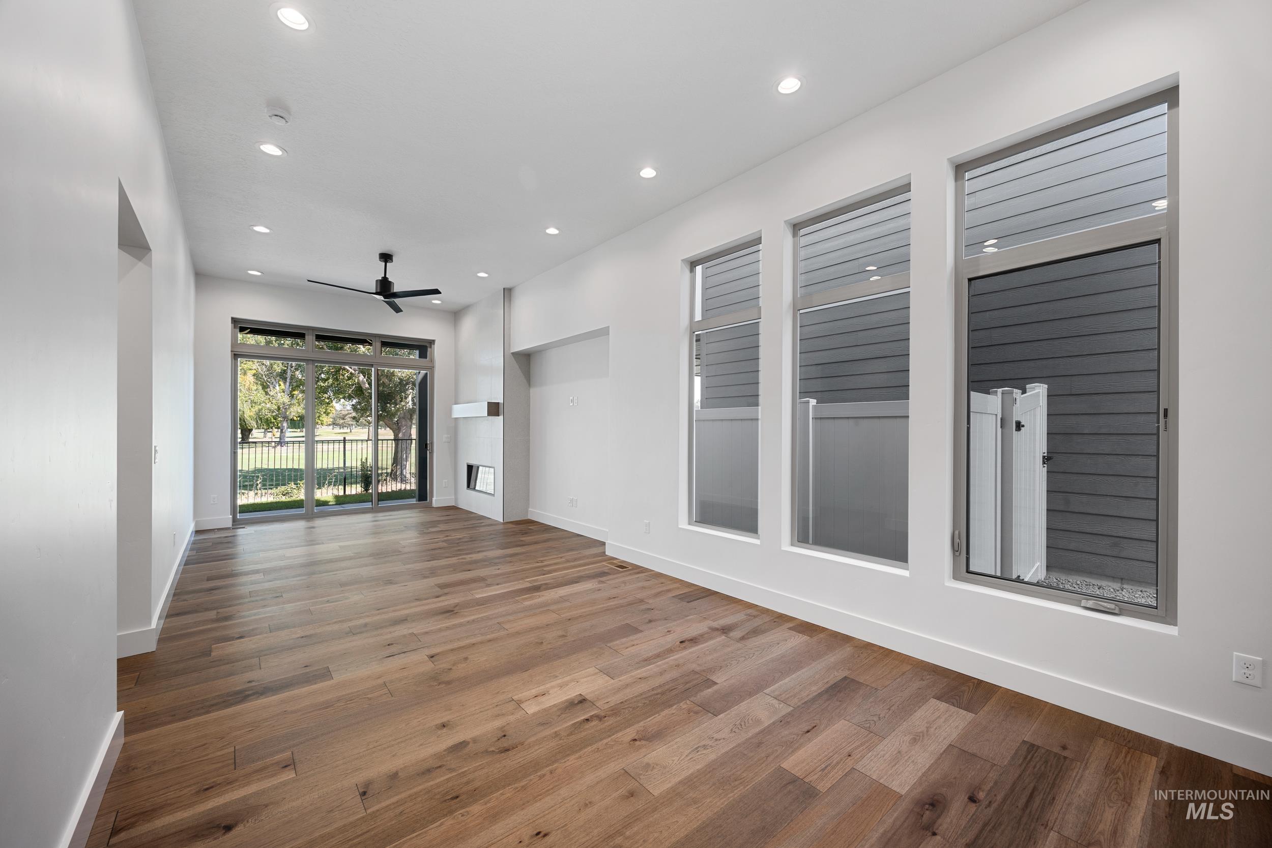 6504 S Astoria Ave Property Photo 8