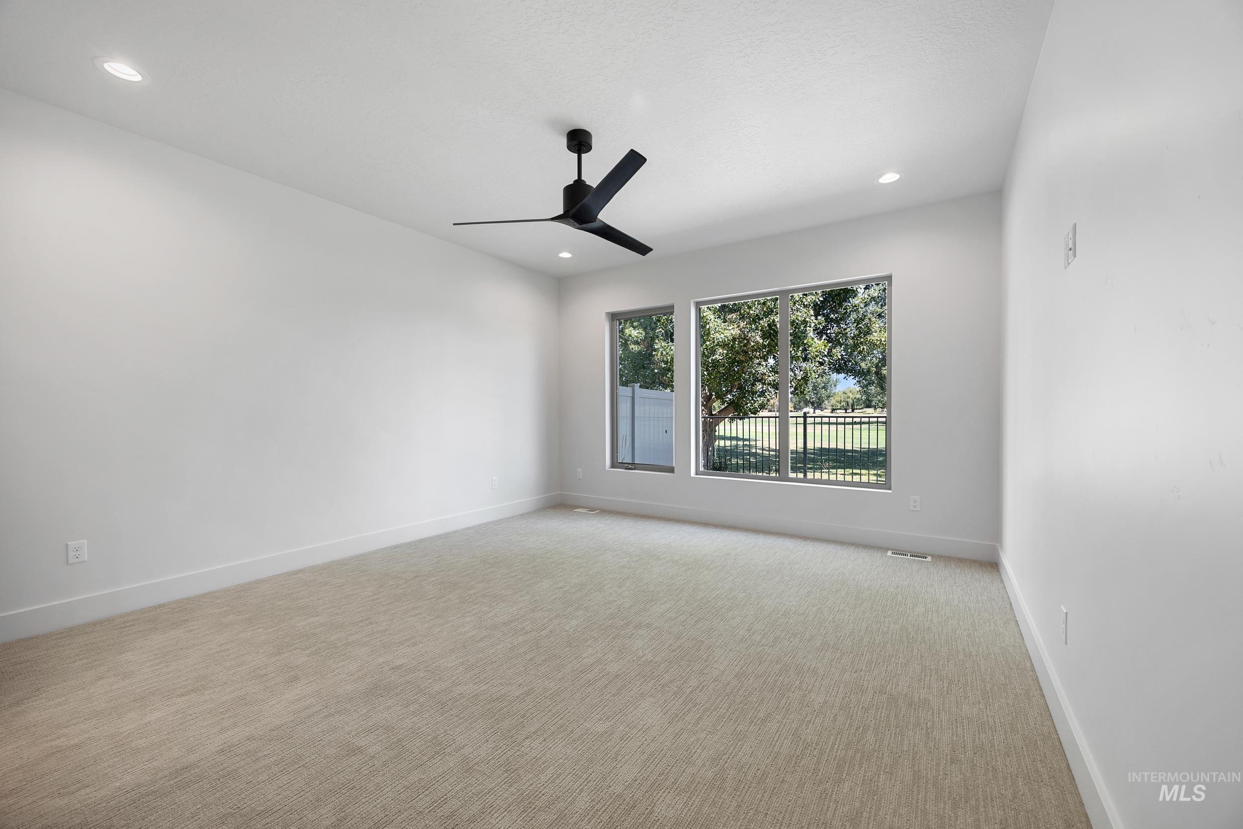 6504 S Astoria Ave Property Photo 13