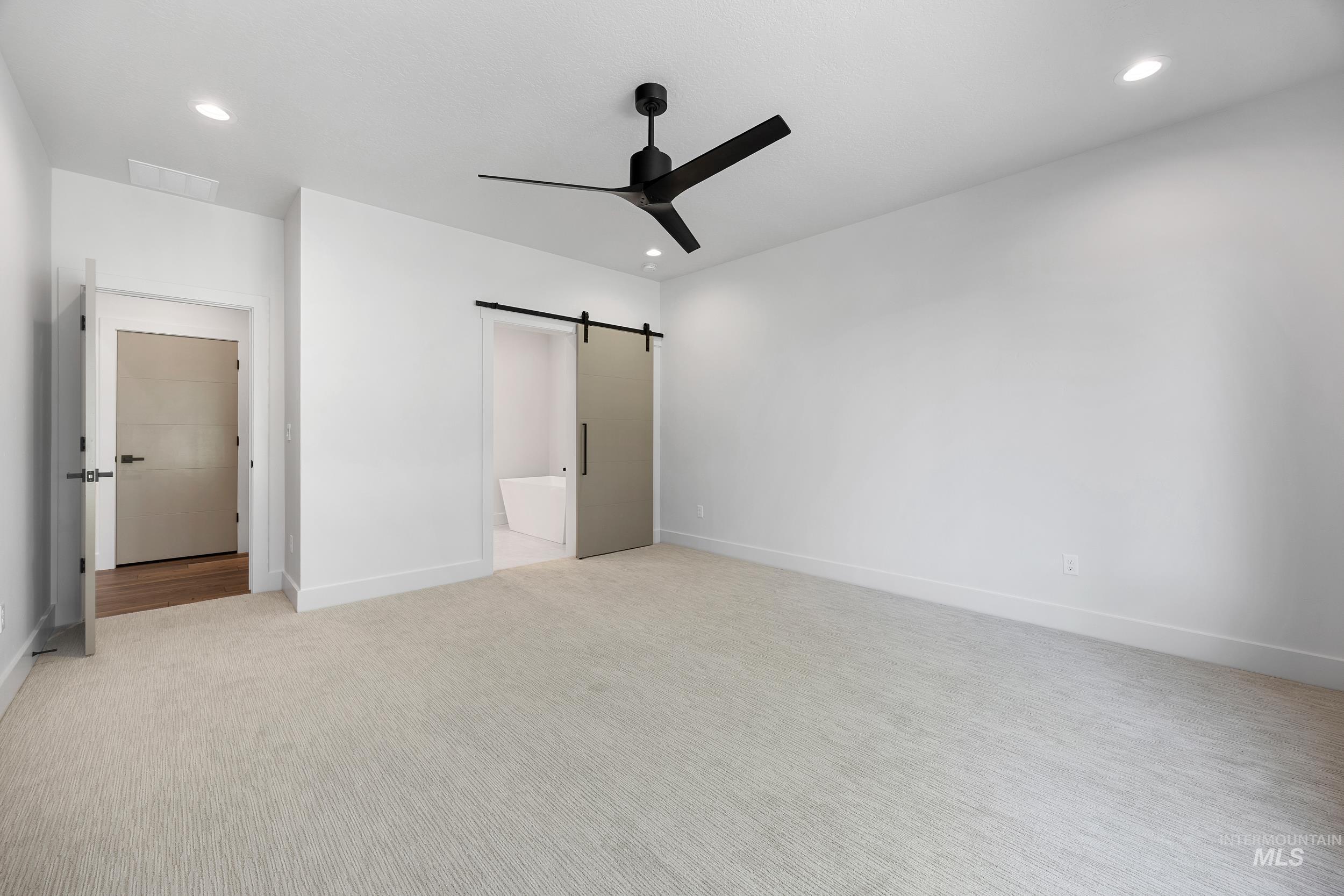 6504 S Astoria Ave Property Photo 15