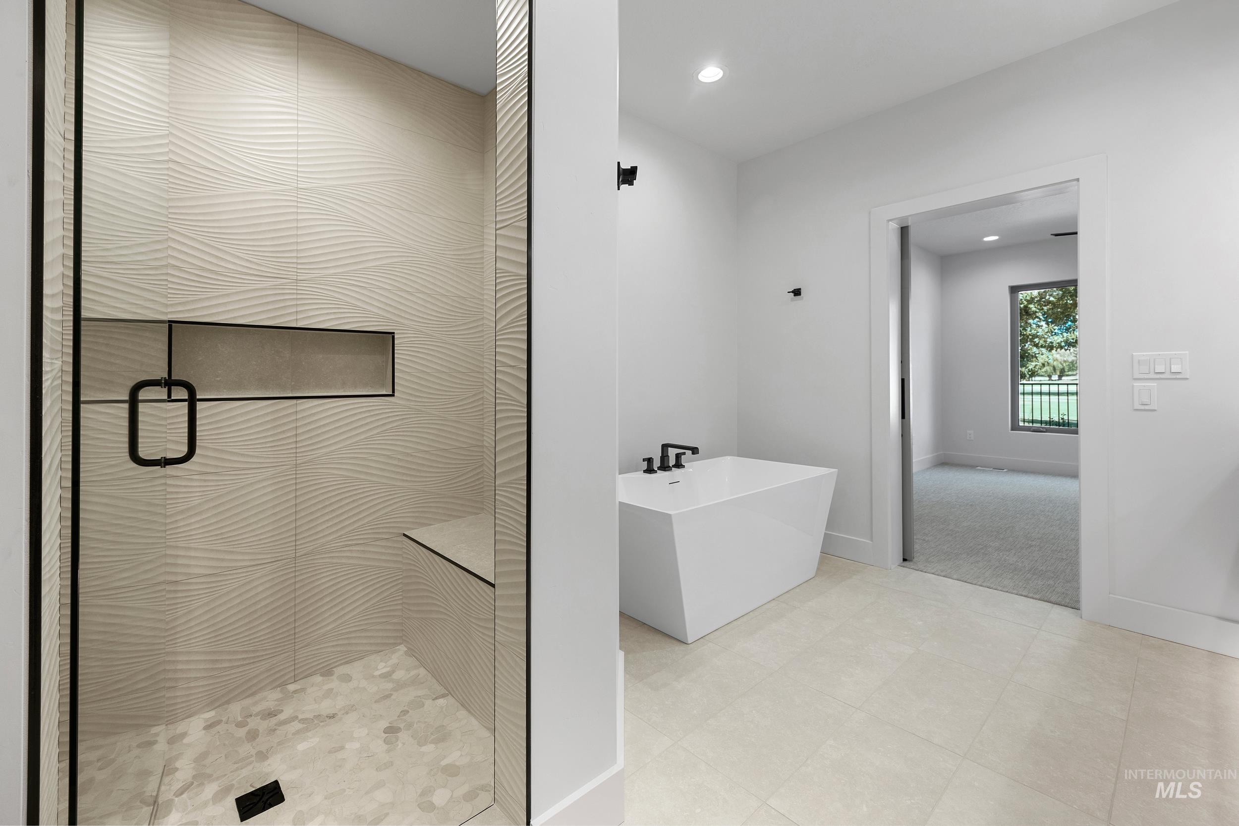 6504 S Astoria Ave Property Photo 21