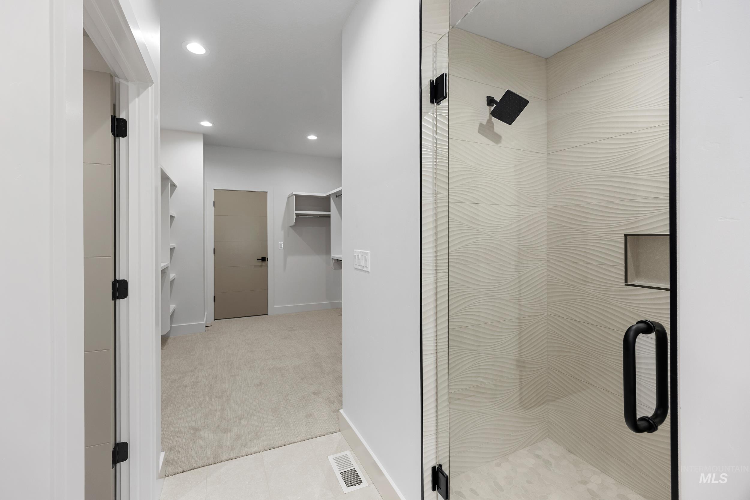 6504 S Astoria Ave Property Photo 22