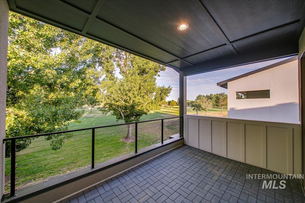 6504 S Astoria Ave Property Photo 28