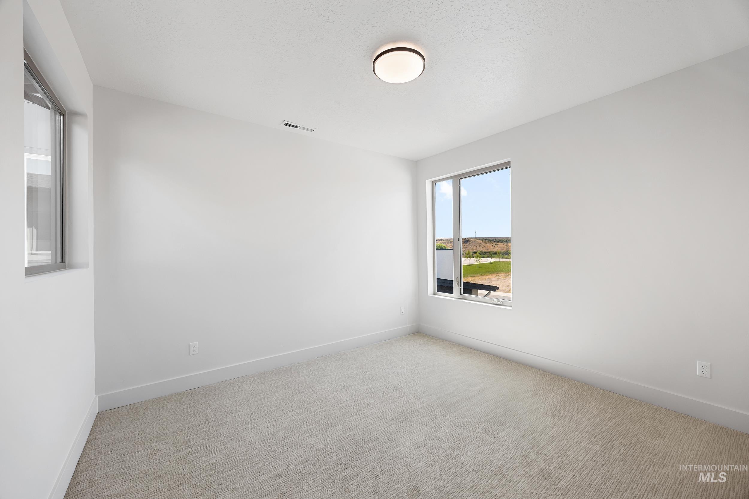 6504 S Astoria Ave Property Photo 31