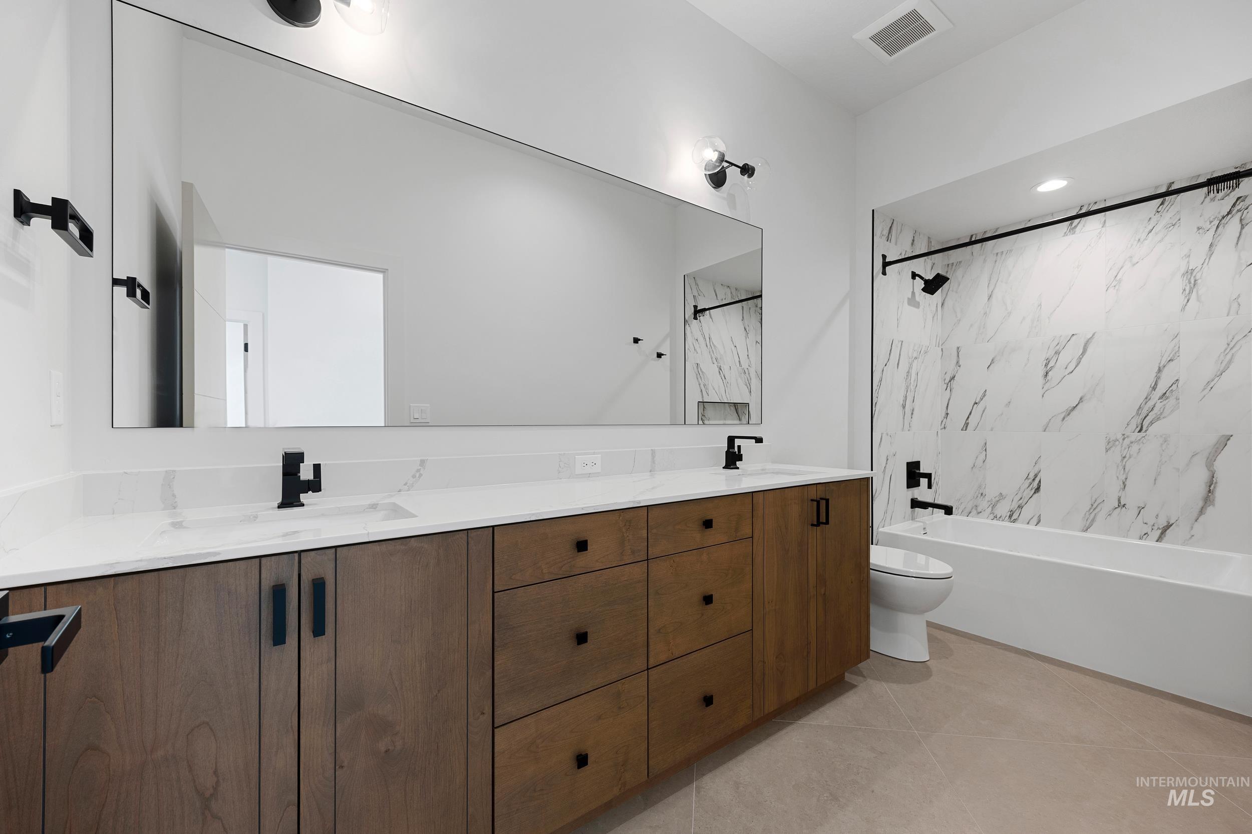 6504 S Astoria Ave Property Photo 32