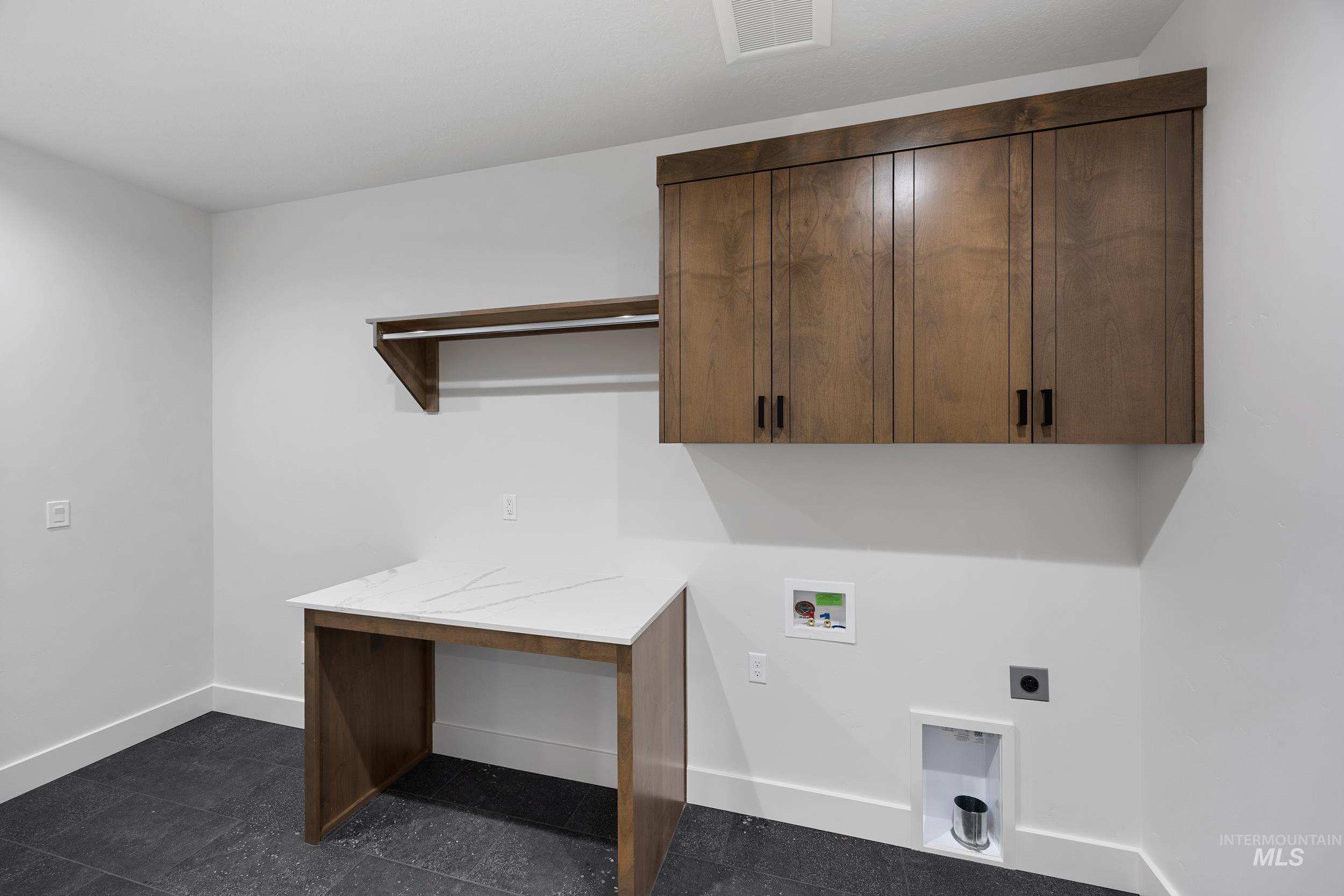 6504 S Astoria Ave Property Photo 35