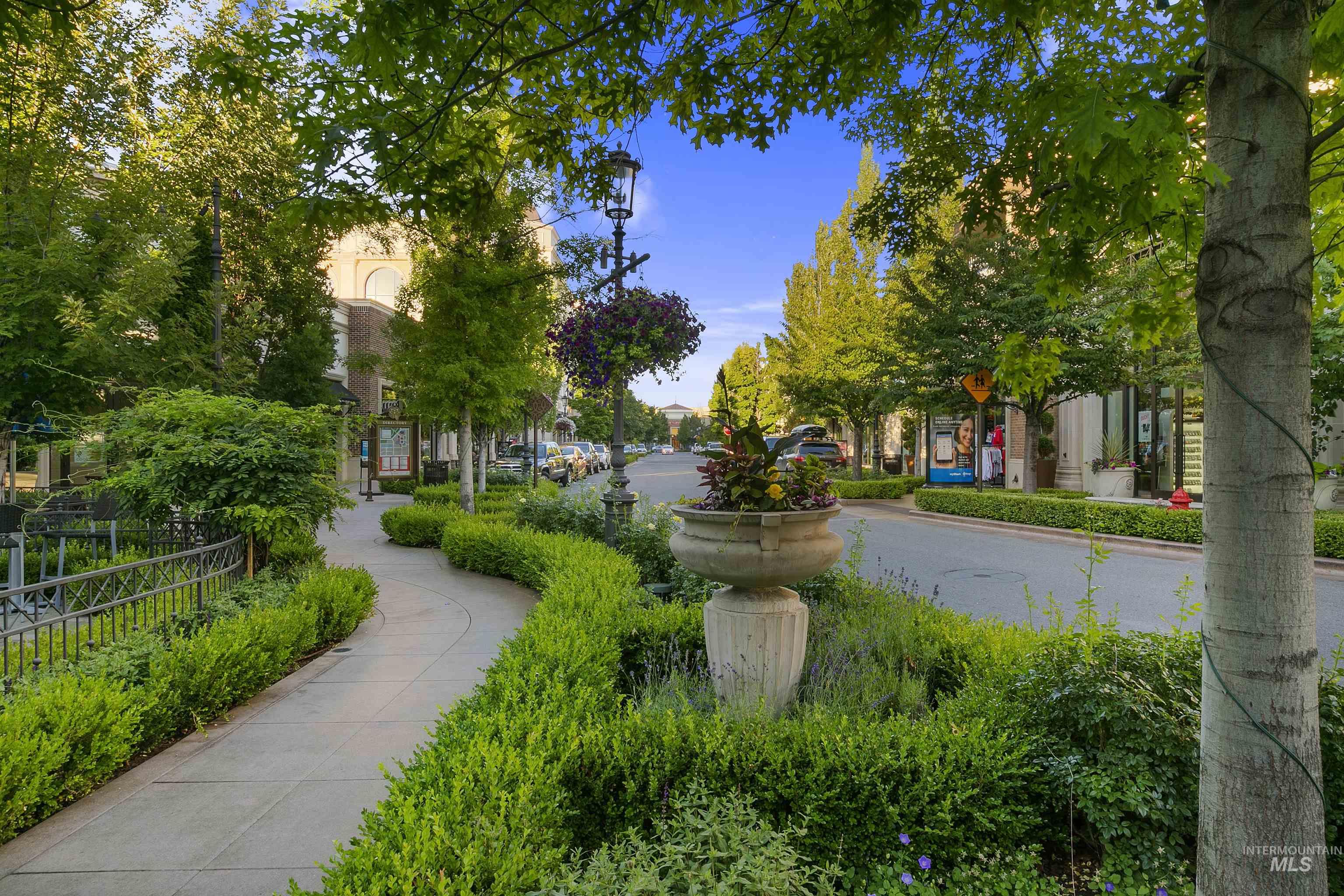 6504 S Astoria Ave Property Photo 46