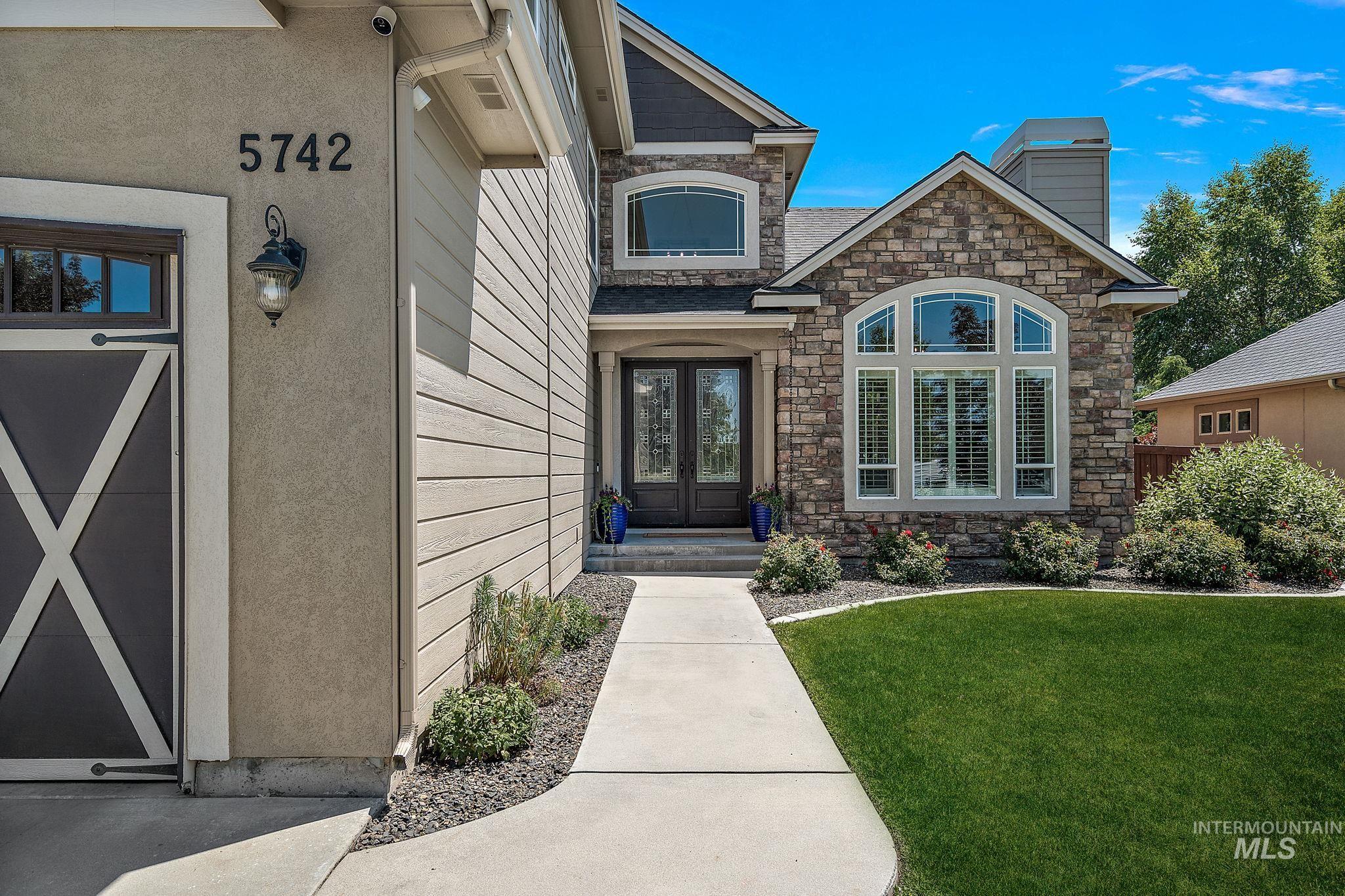 5742 N Black Sand Ave Property Photo 4