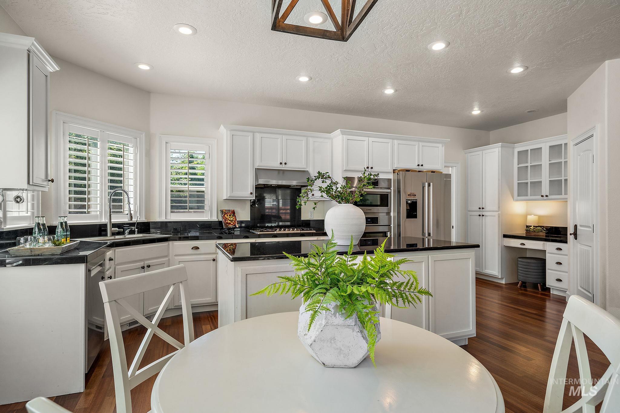 5742 N Black Sand Ave Property Photo 13