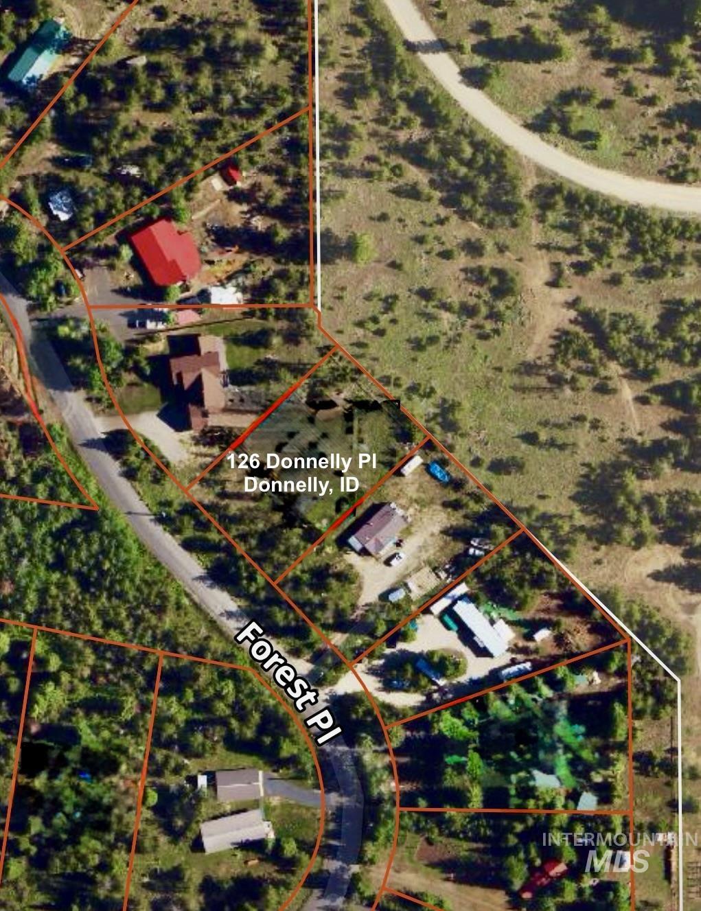 126 Forest Pl Property Photo 2