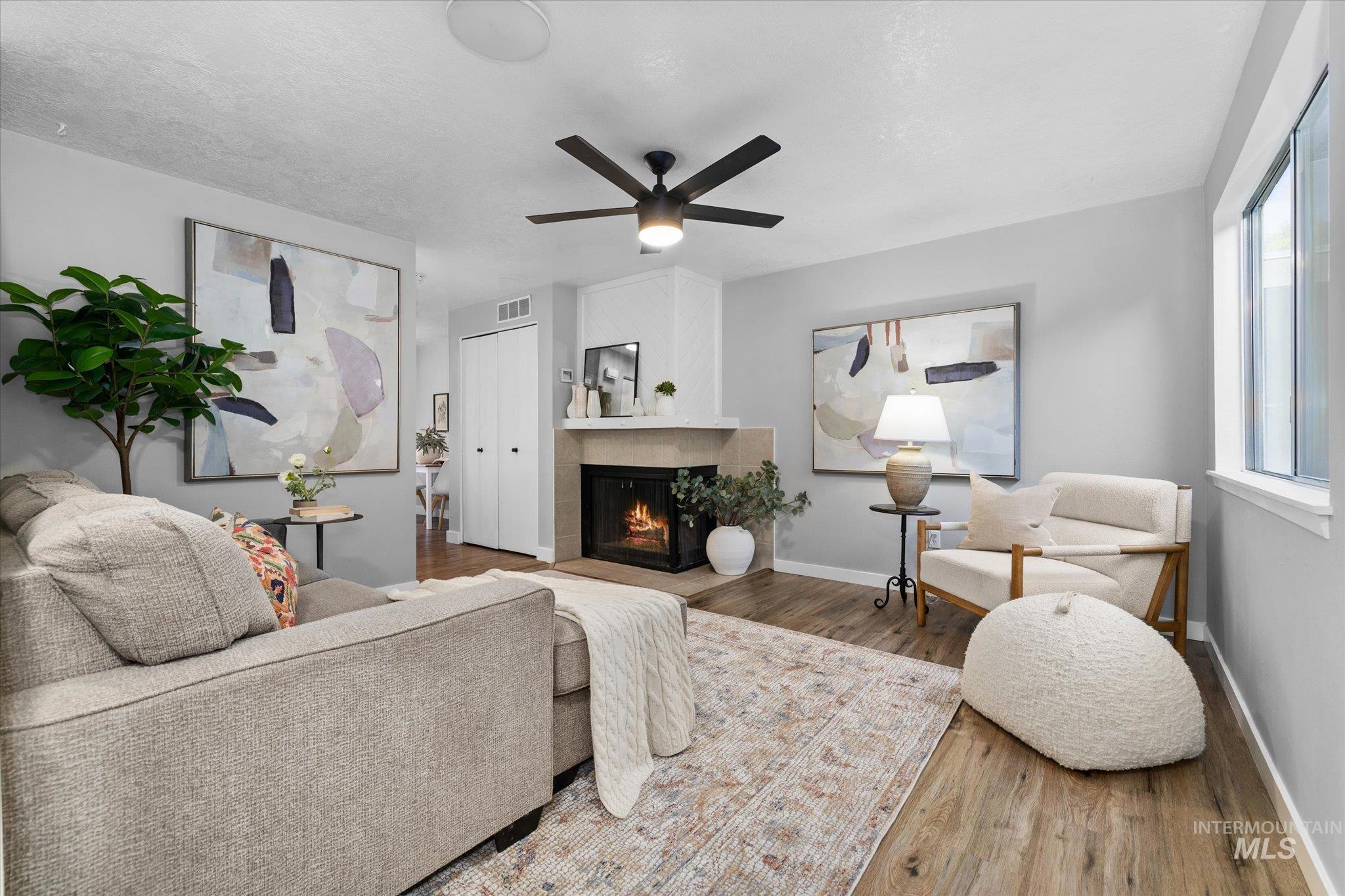 6829 W Maxwell Ln Property Photo 1