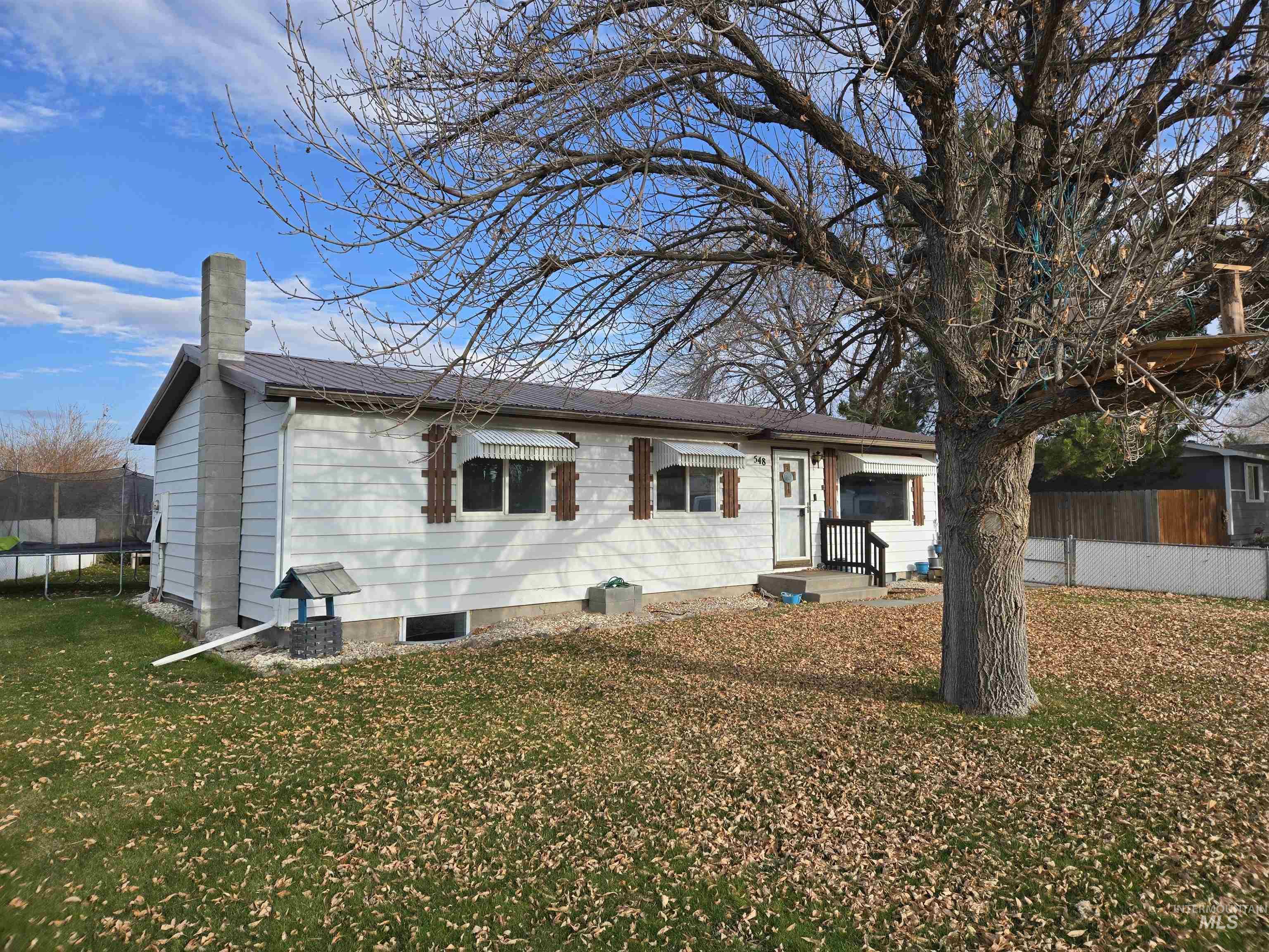 548 Wiseman Street Property Photo 2