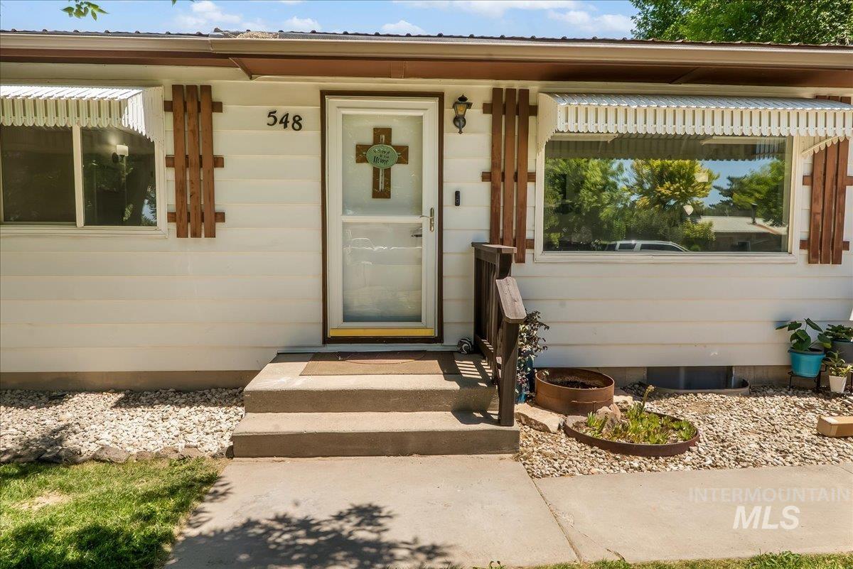 548 Wiseman Street Property Photo 5