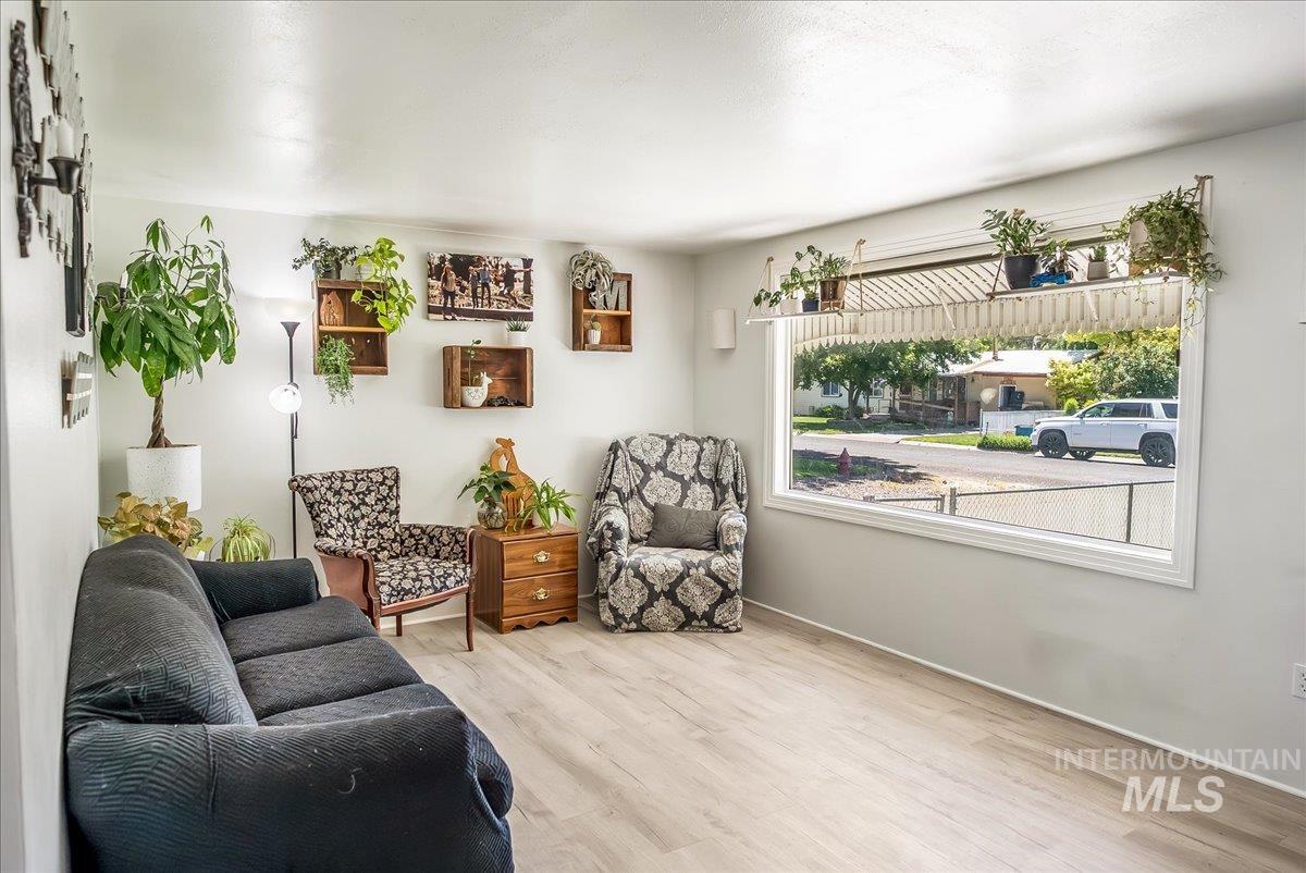 548 Wiseman Street Property Photo 7