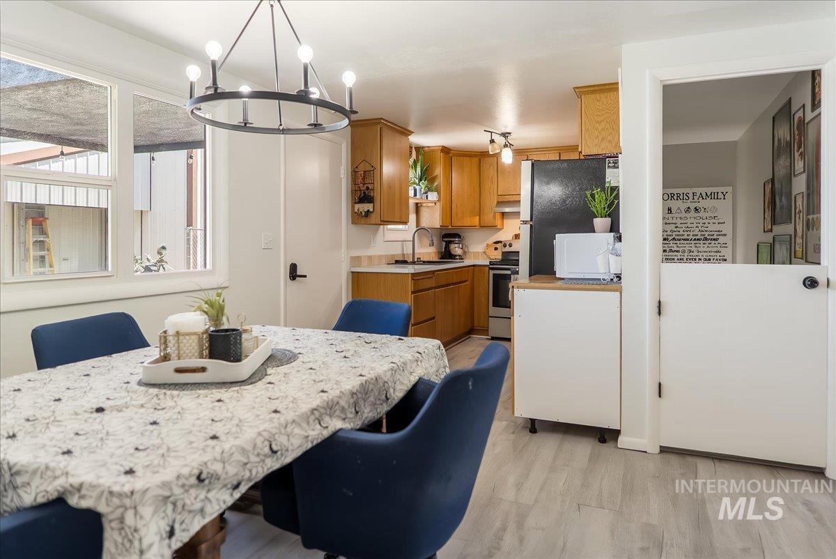 548 Wiseman Street Property Photo 13