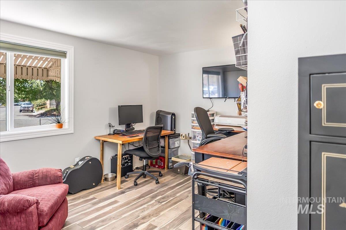 548 Wiseman Street Property Photo 22