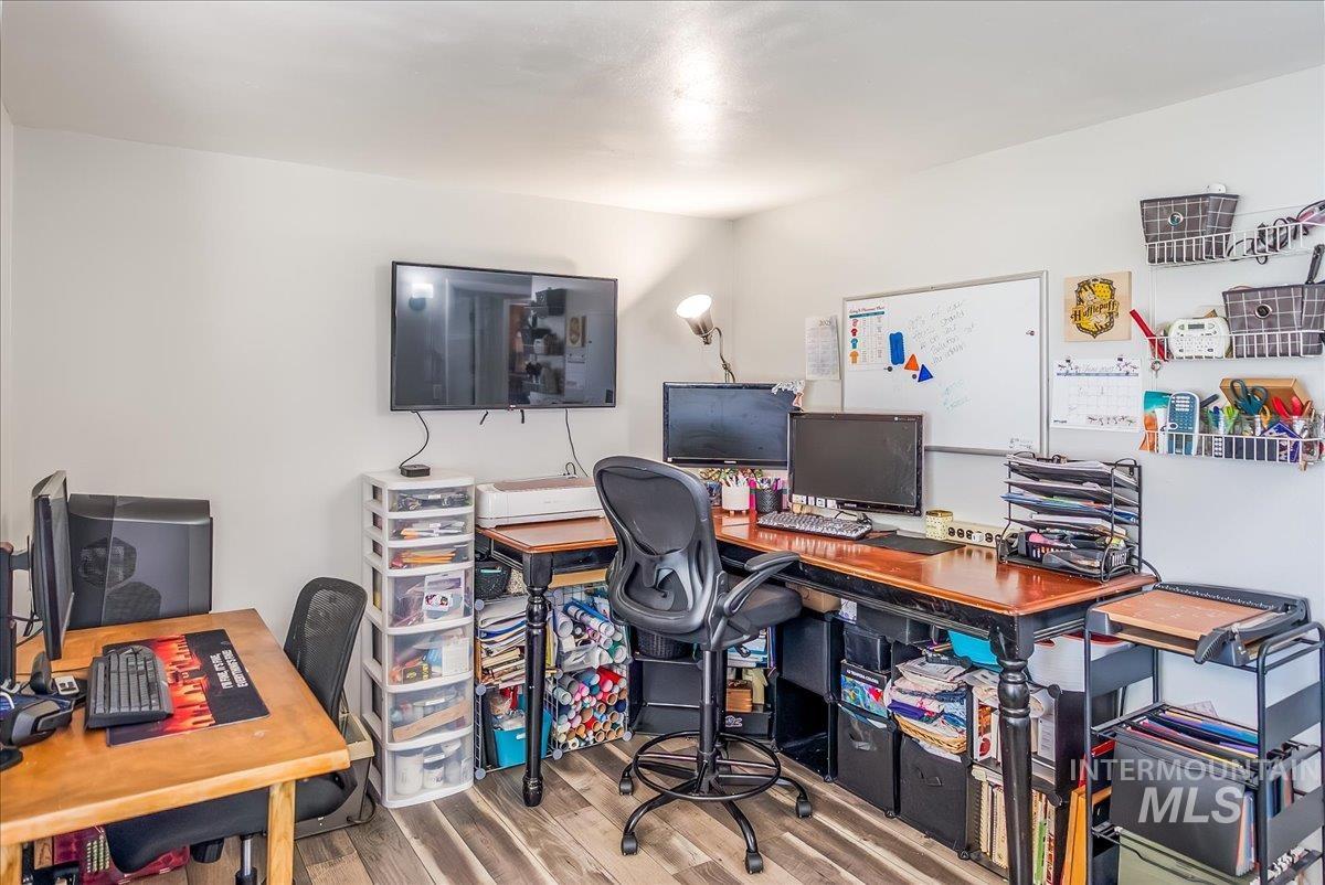 548 Wiseman Street Property Photo 27