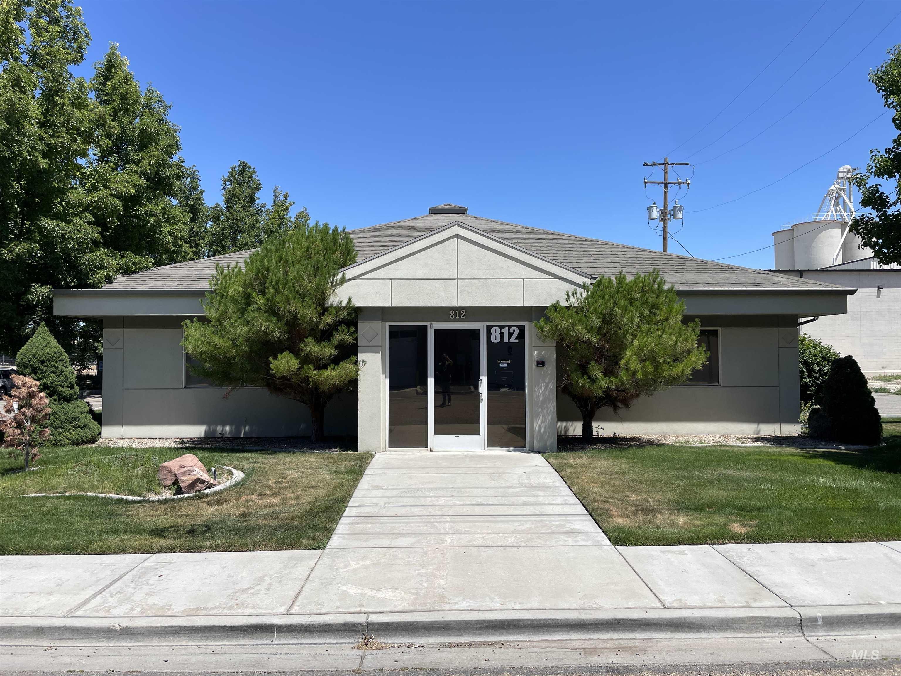 812 S 1st Property Photo
