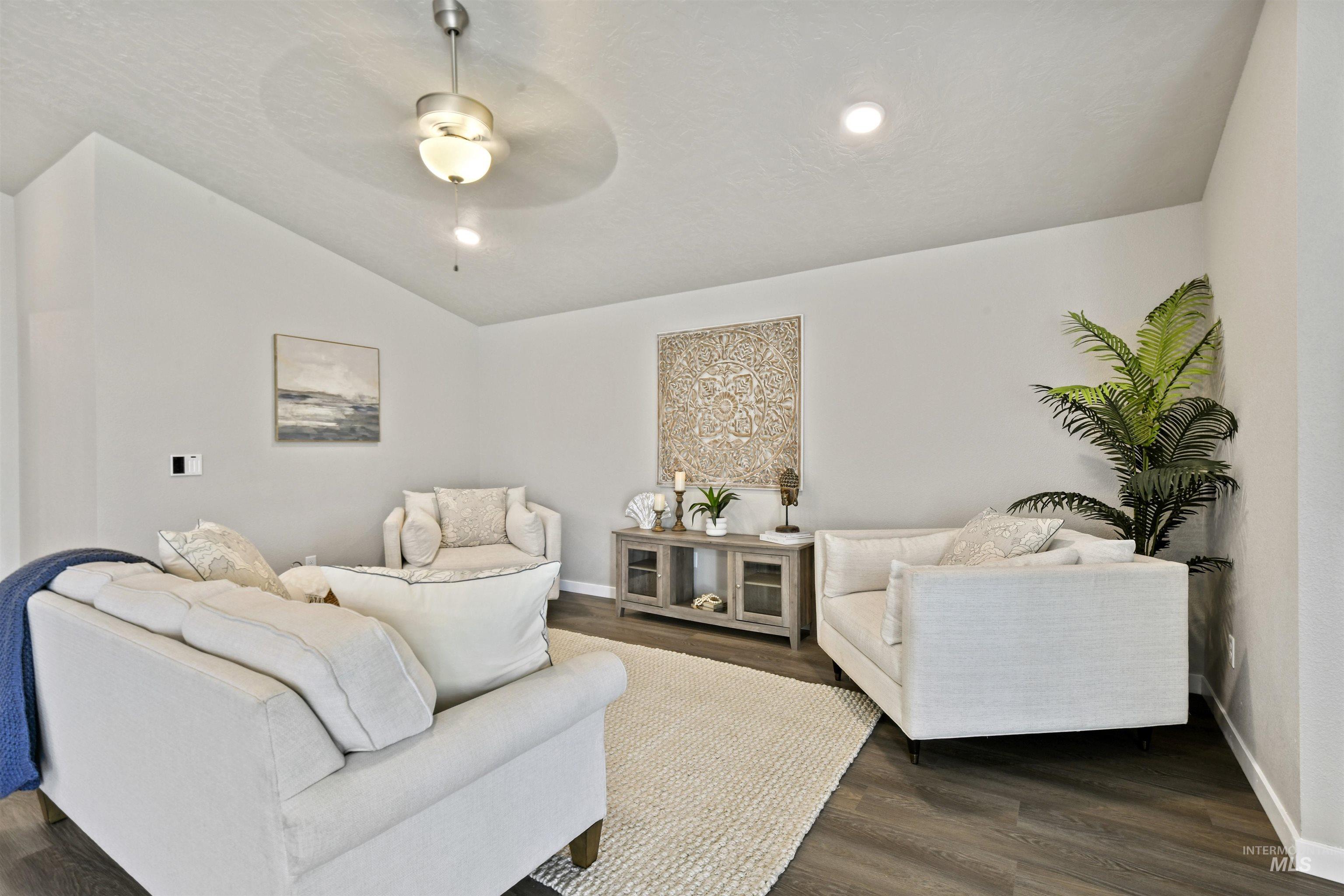 3499 S Rosa Parks Way Property Photo 5