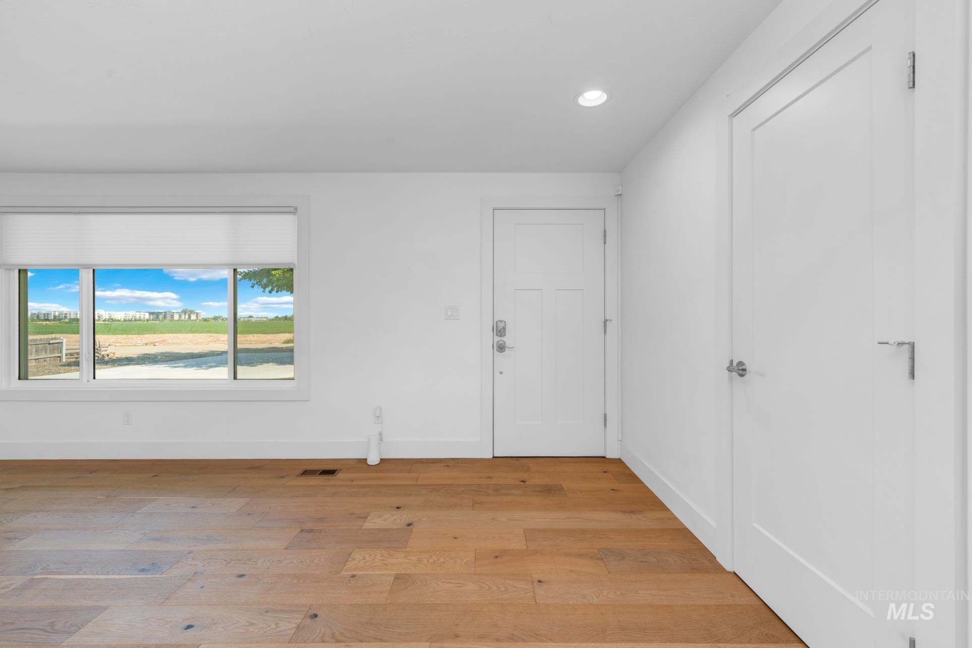 2155 W Waltman Property Photo 3