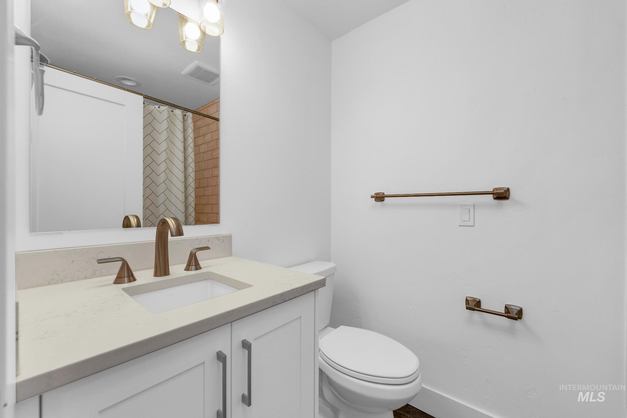 2155 W Waltman Property Photo 14