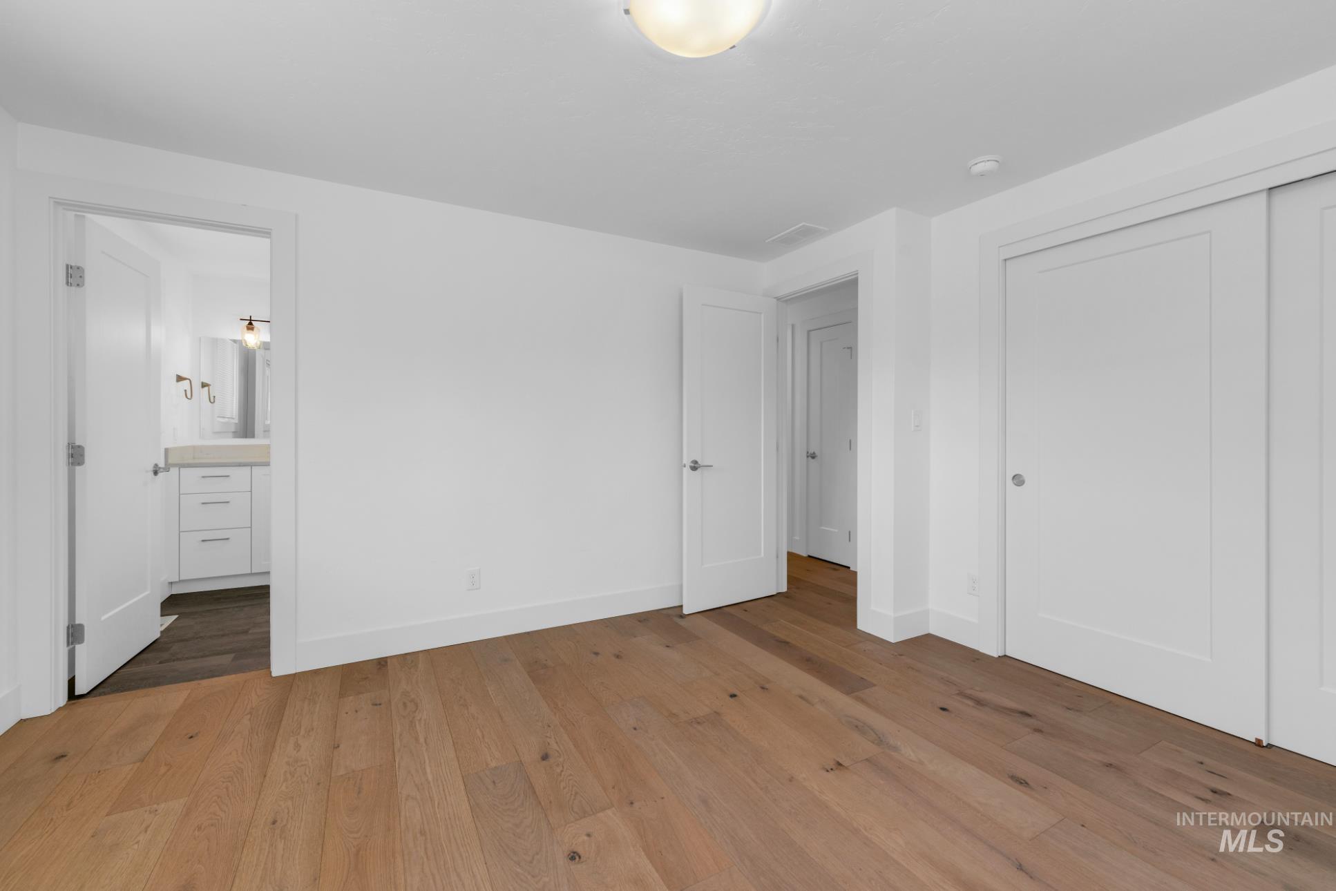 2155 W Waltman Property Photo 17