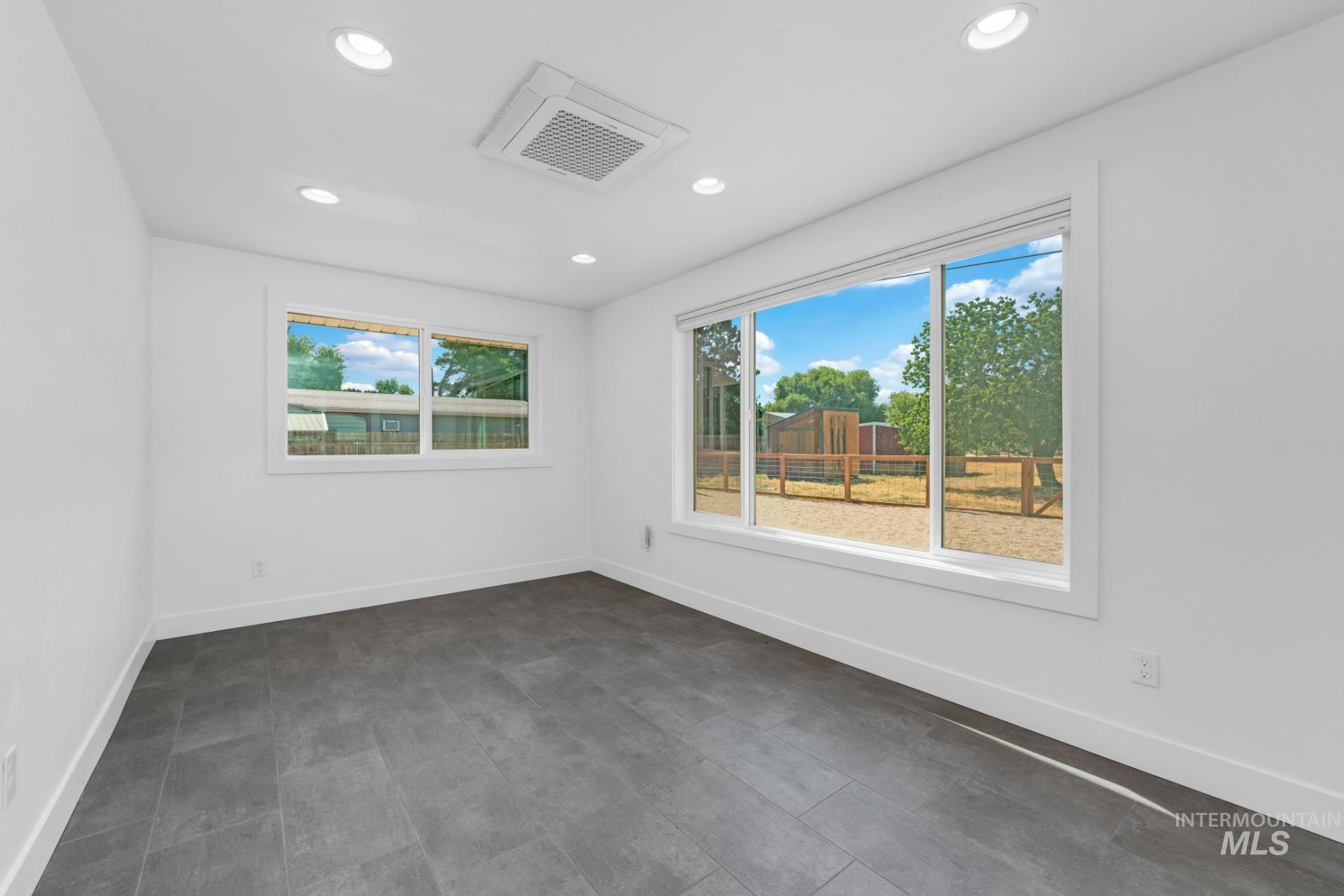 2155 W Waltman Property Photo 19