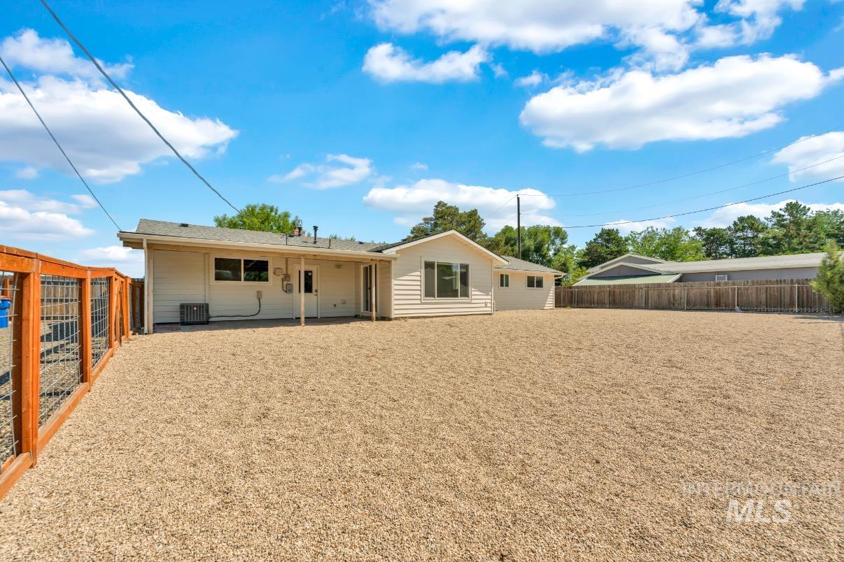 2155 W Waltman Property Photo 22