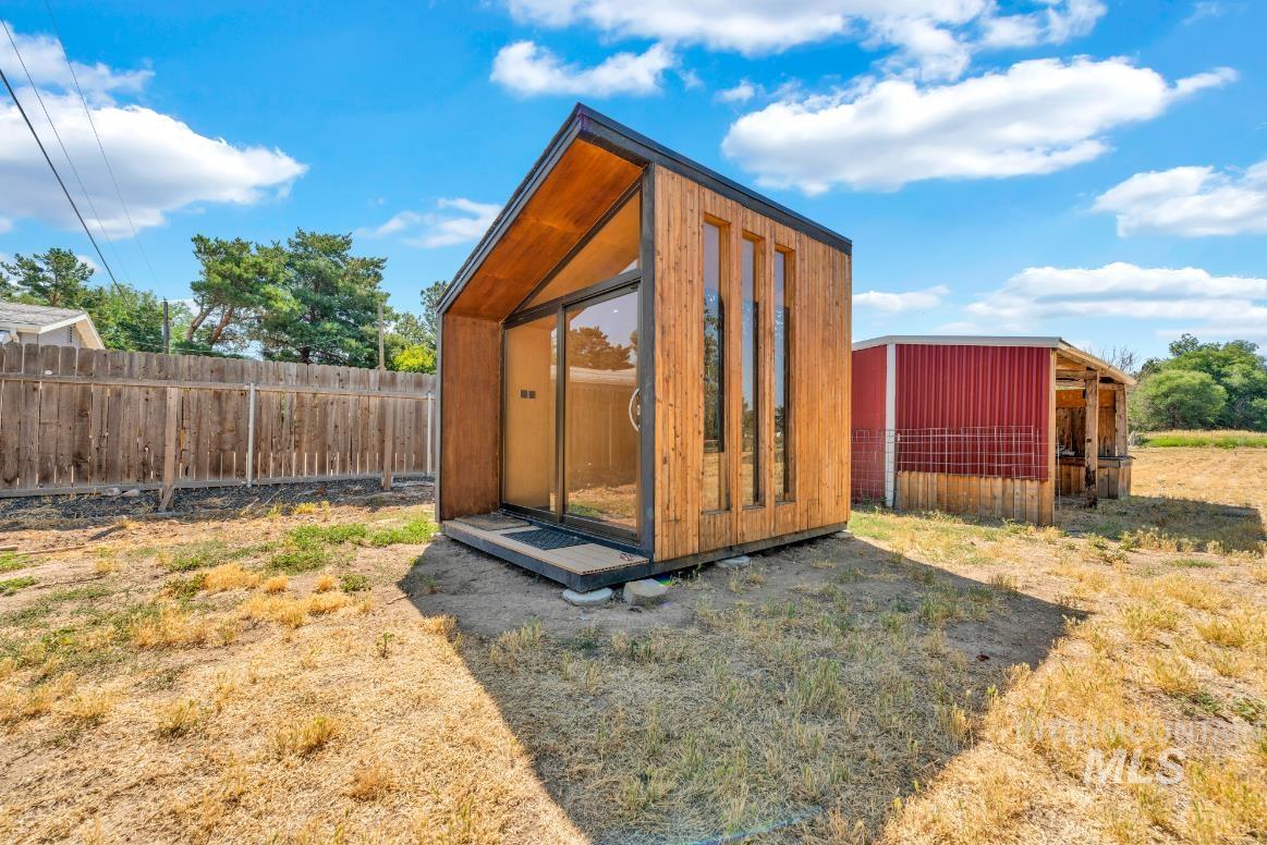 2155 W Waltman Property Photo 25