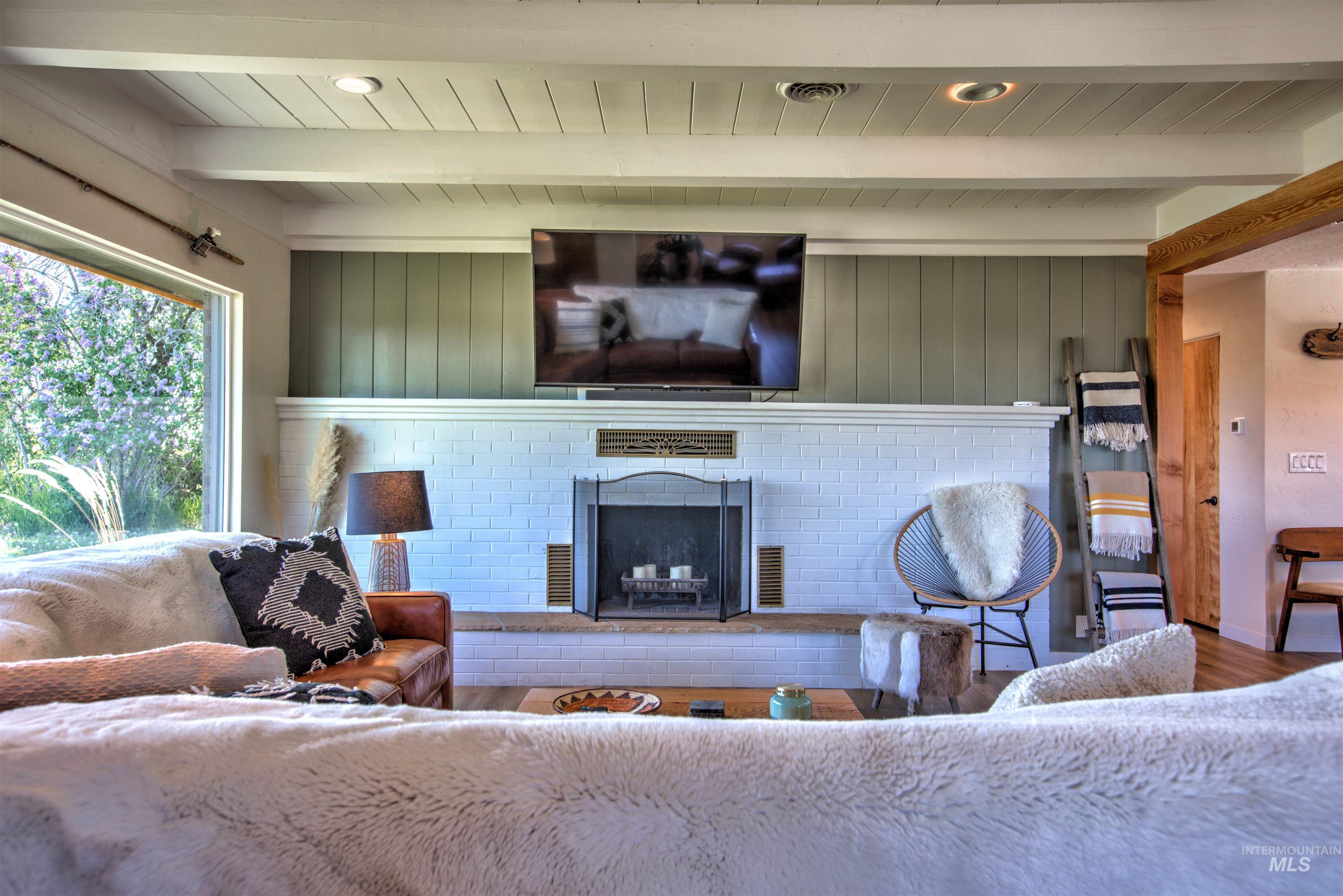 2672 E 4000 N Property Photo 4