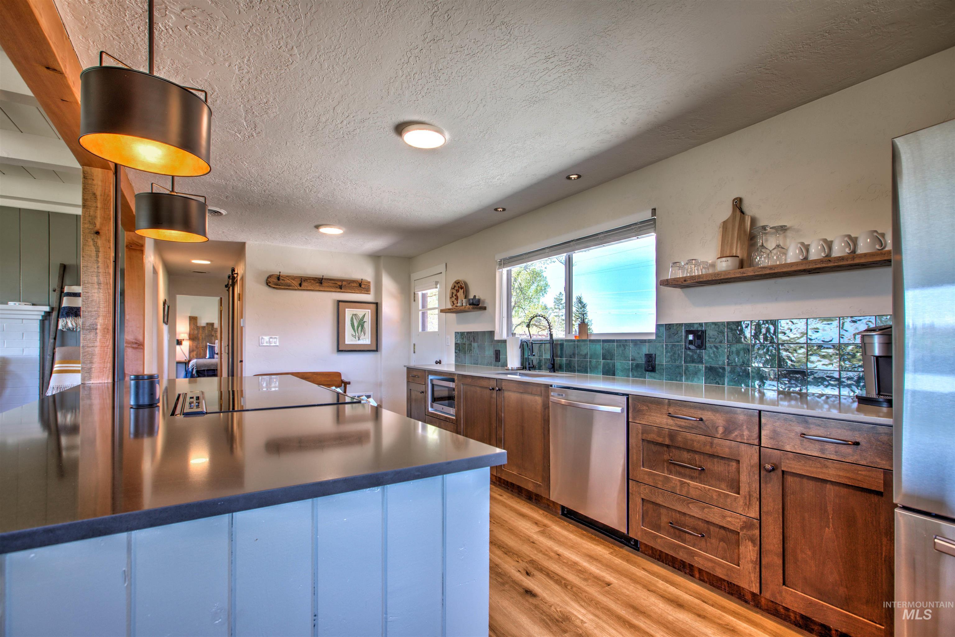 2672 E 4000 N Property Photo 11