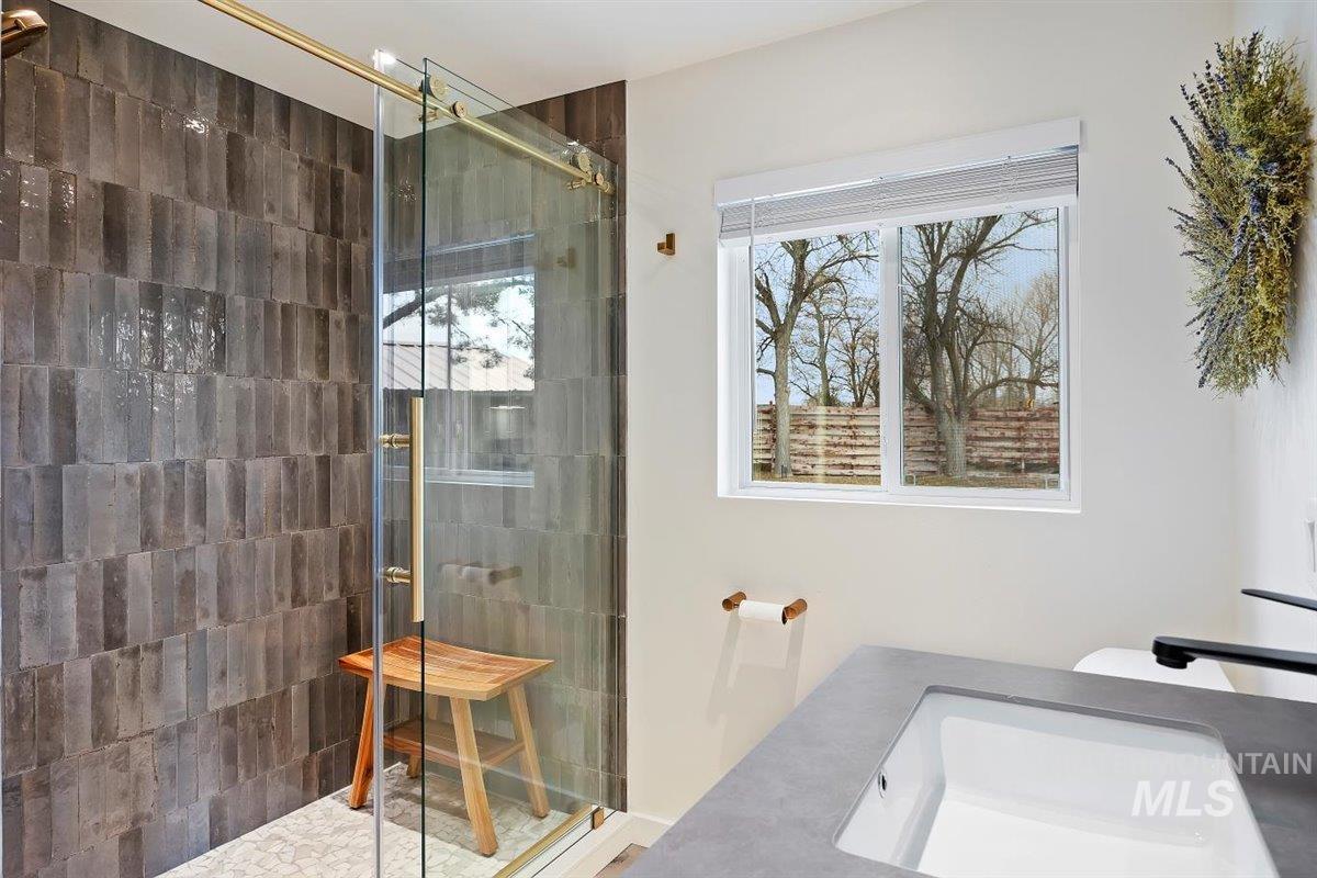 2672 E 4000 N Property Photo 43