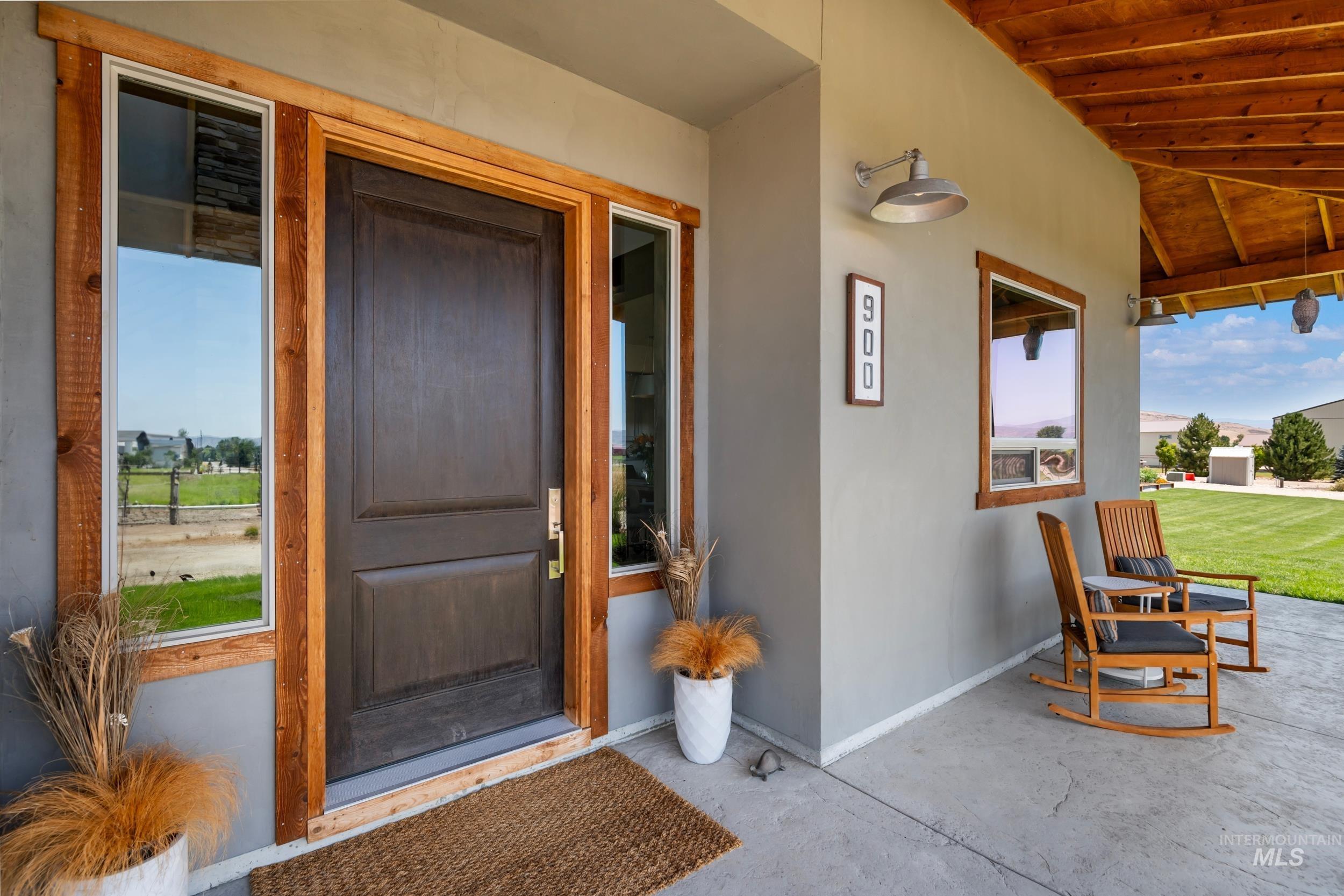 900 Robin Ln Property Photo 6