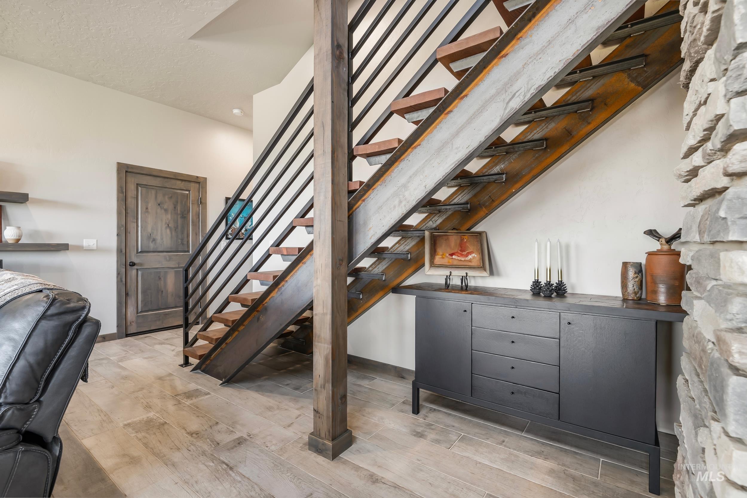 900 Robin Ln Property Photo 18