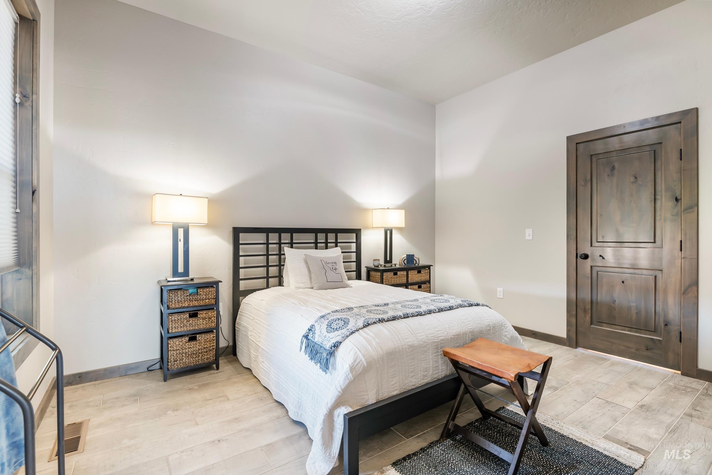 900 Robin Ln Property Photo 19