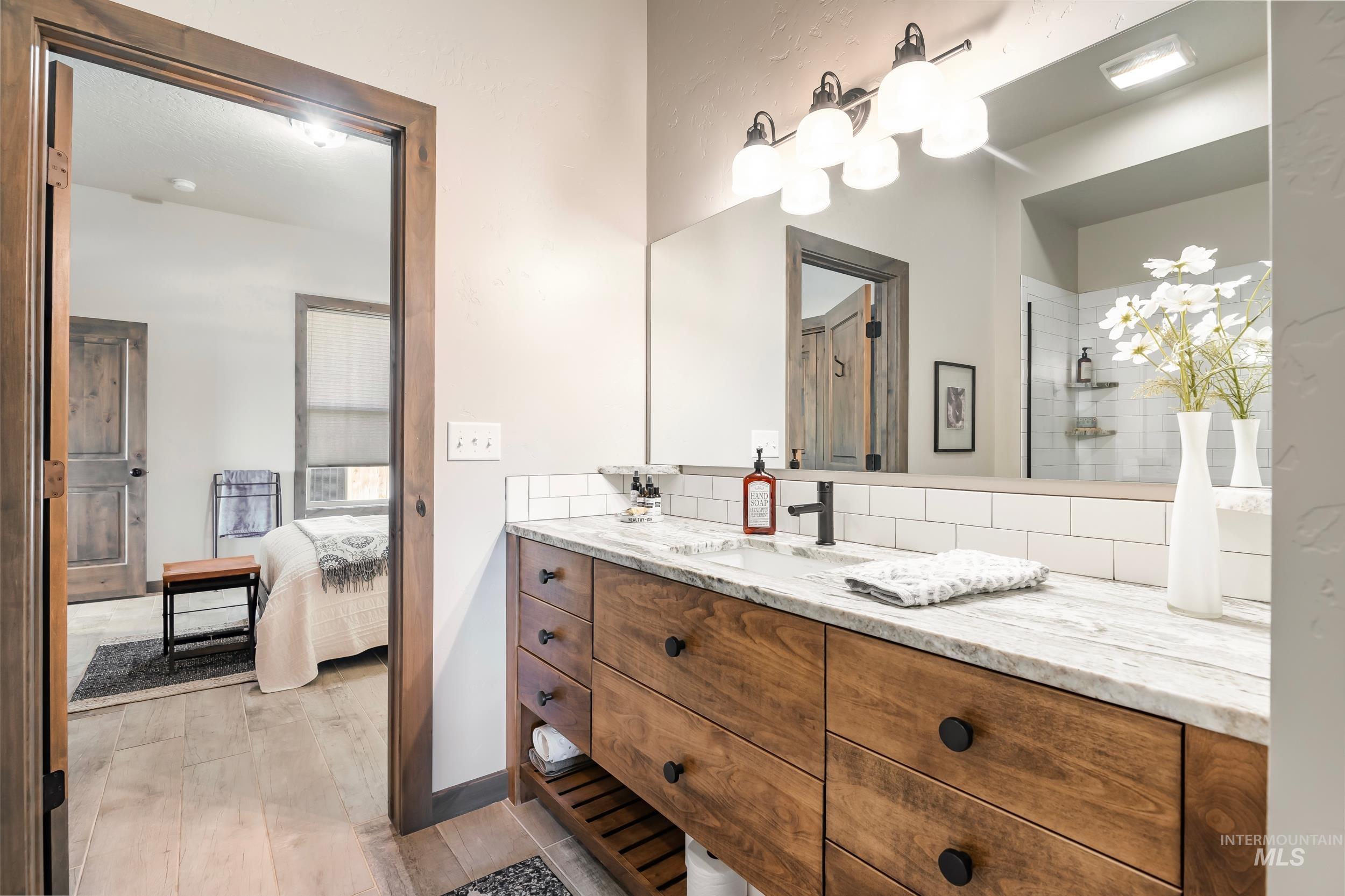 900 Robin Ln Property Photo 22