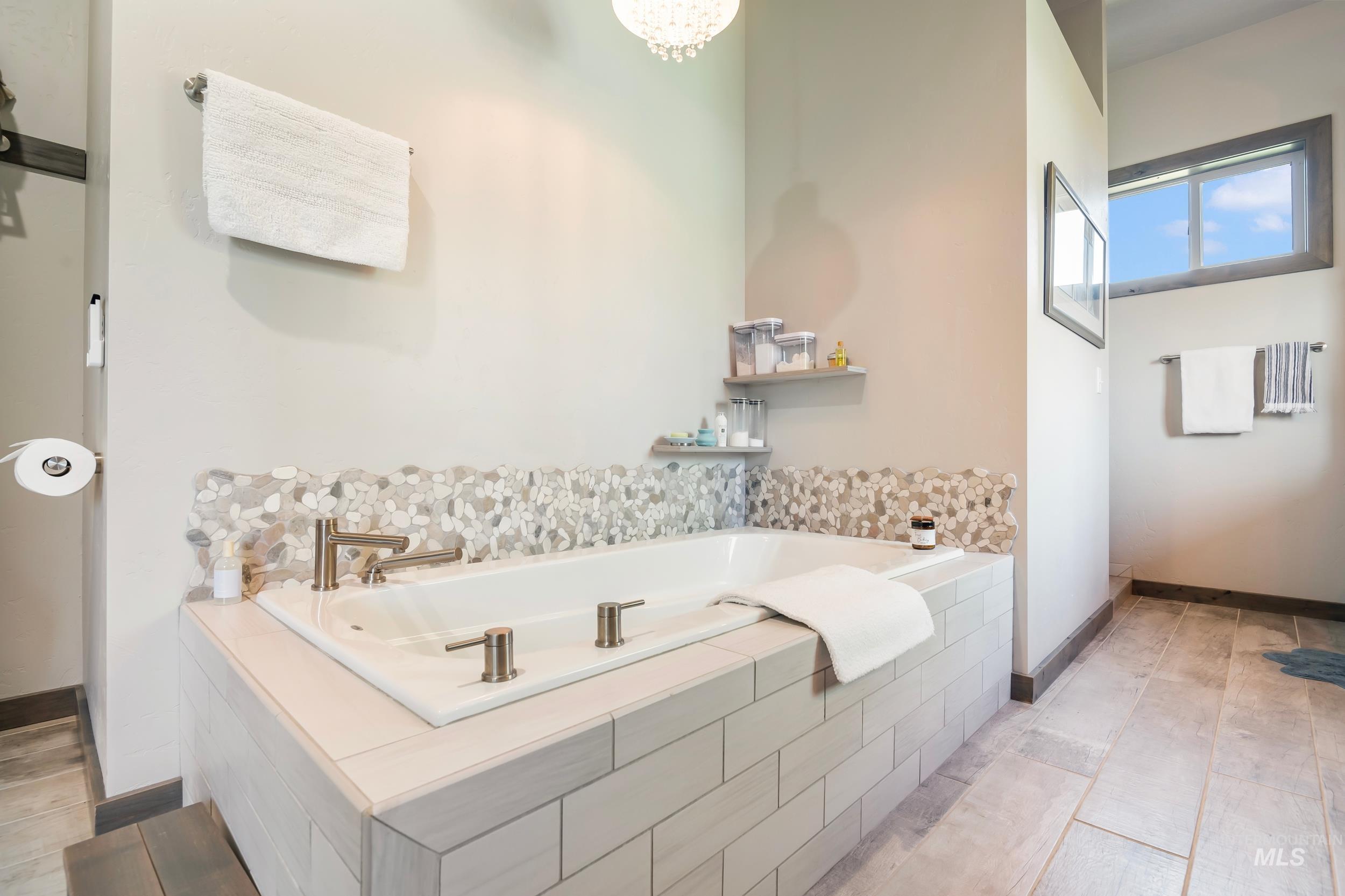 900 Robin Ln Property Photo 28