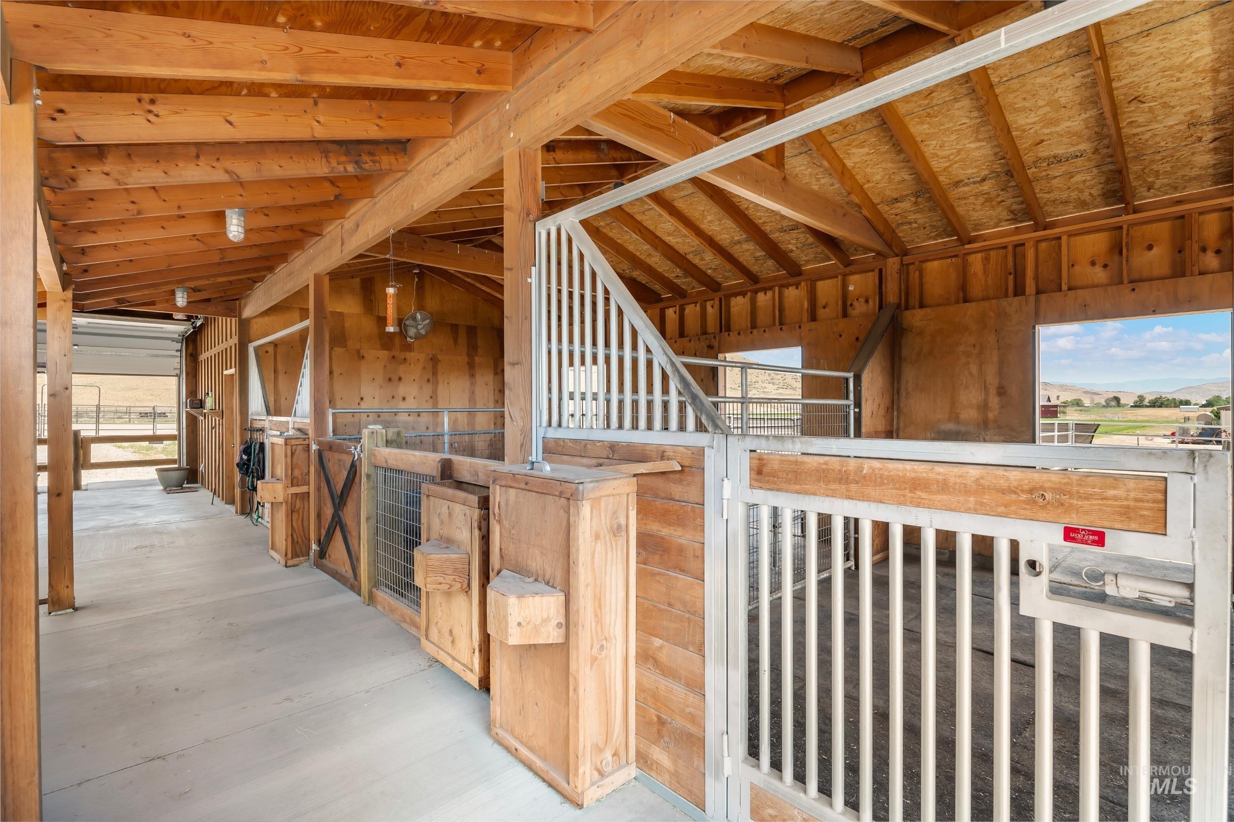 900 Robin Ln Property Photo 42