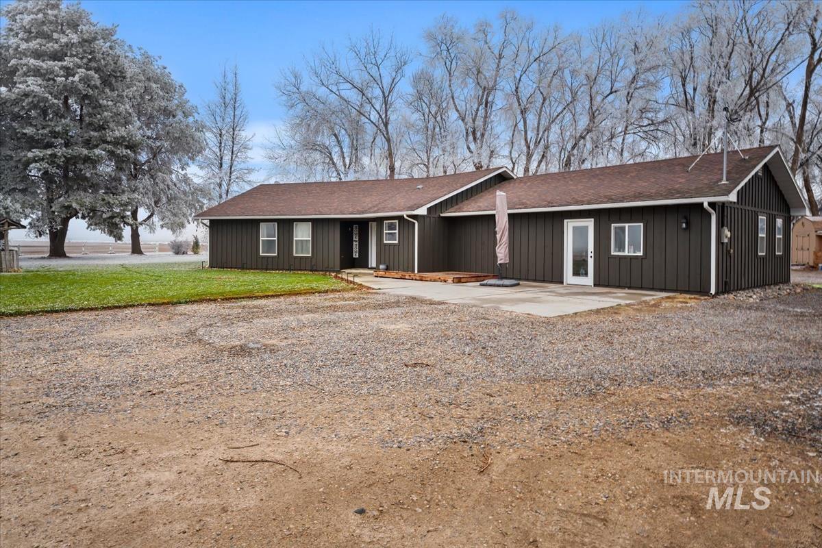 15960 Park View Dr Property Photo 1