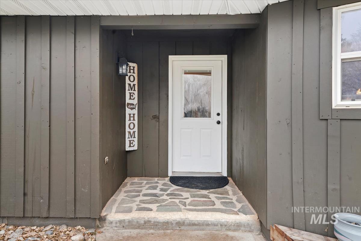 15960 Park View Dr Property Photo 4