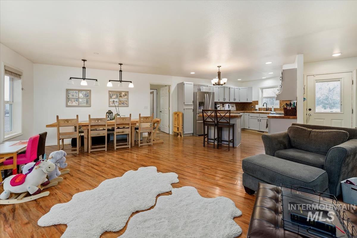 15960 Park View Dr Property Photo 15