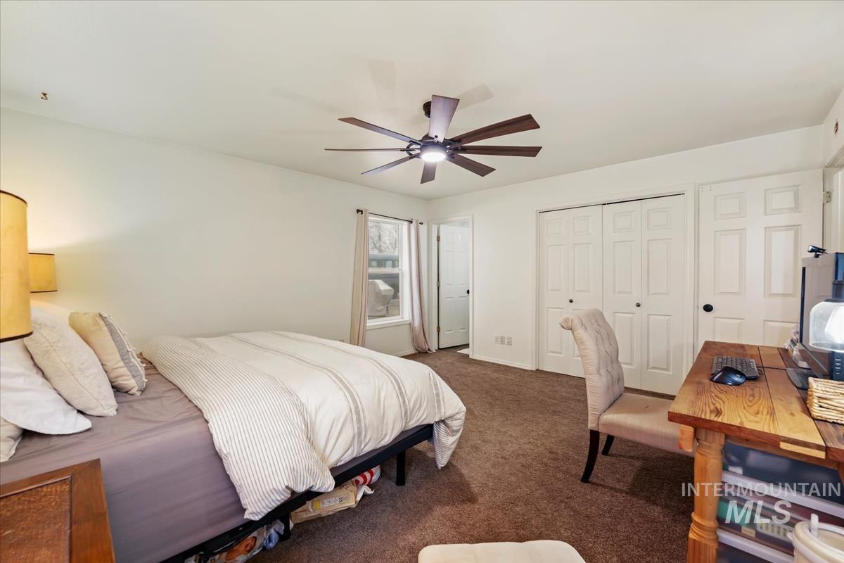 15960 Park View Dr Property Photo 20