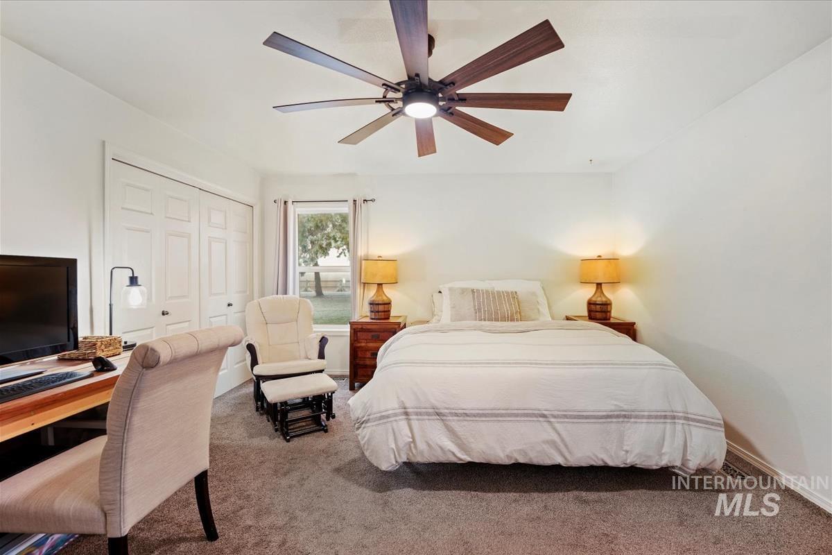 15960 Park View Dr Property Photo 22