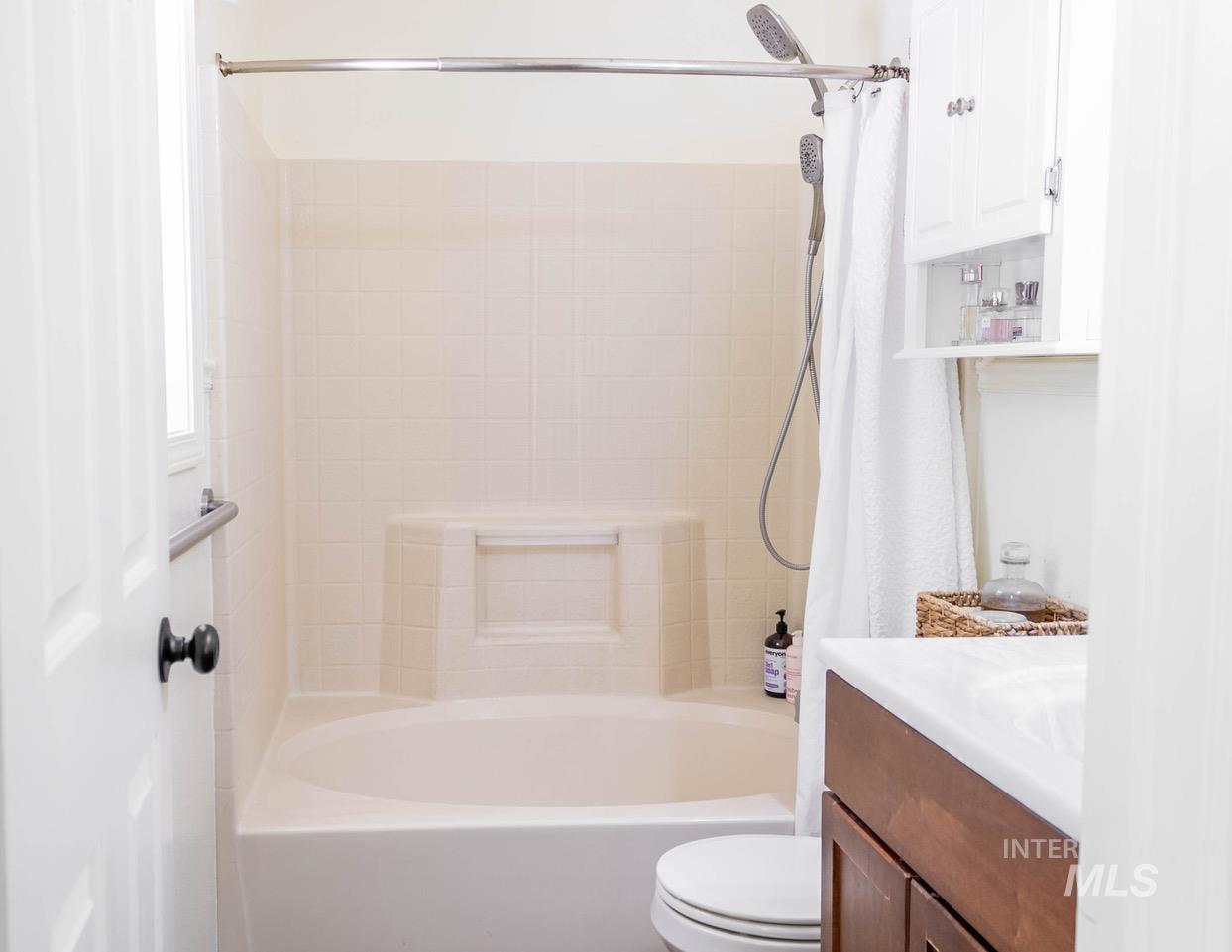 15960 Park View Dr Property Photo 23