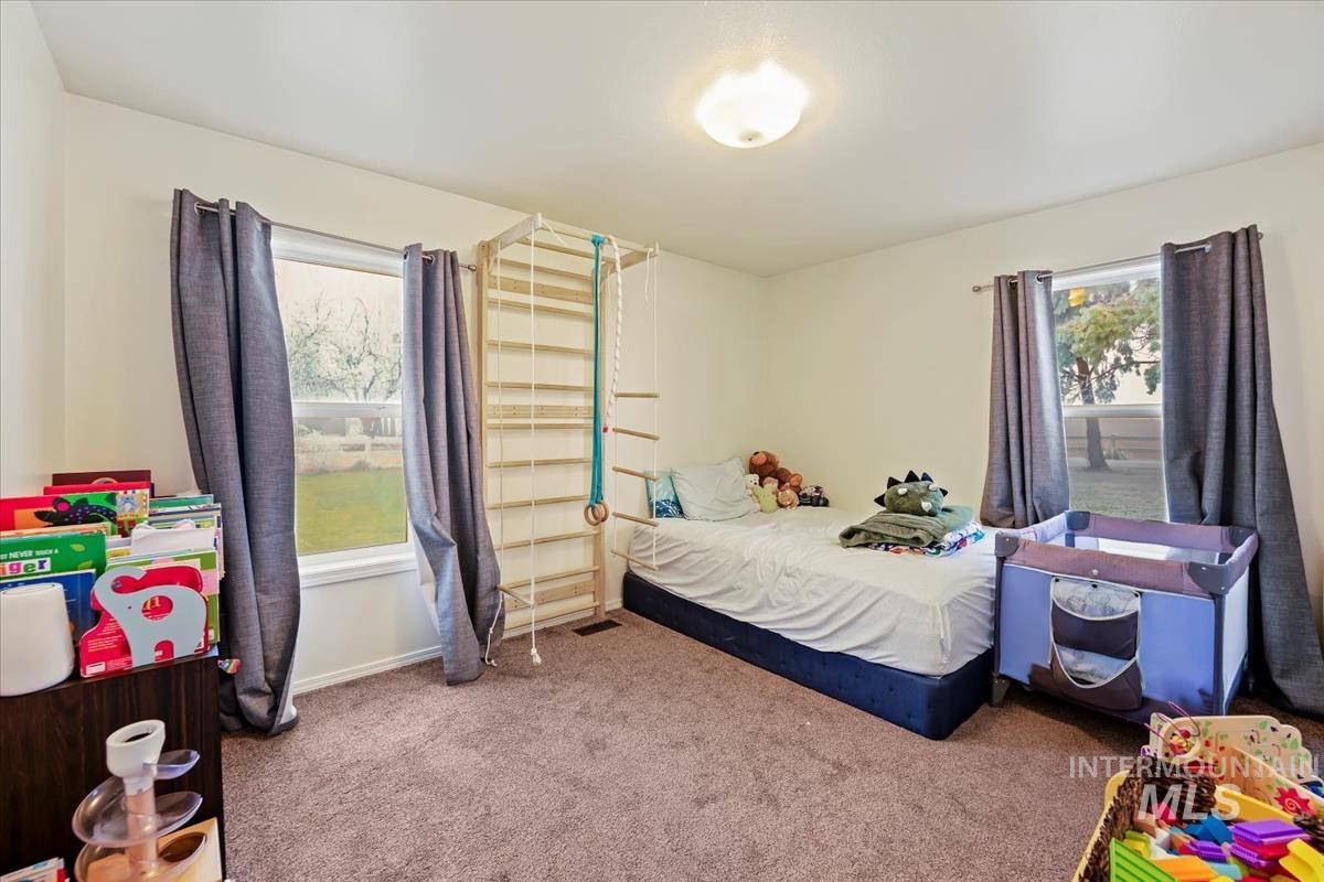 15960 Park View Dr Property Photo 30