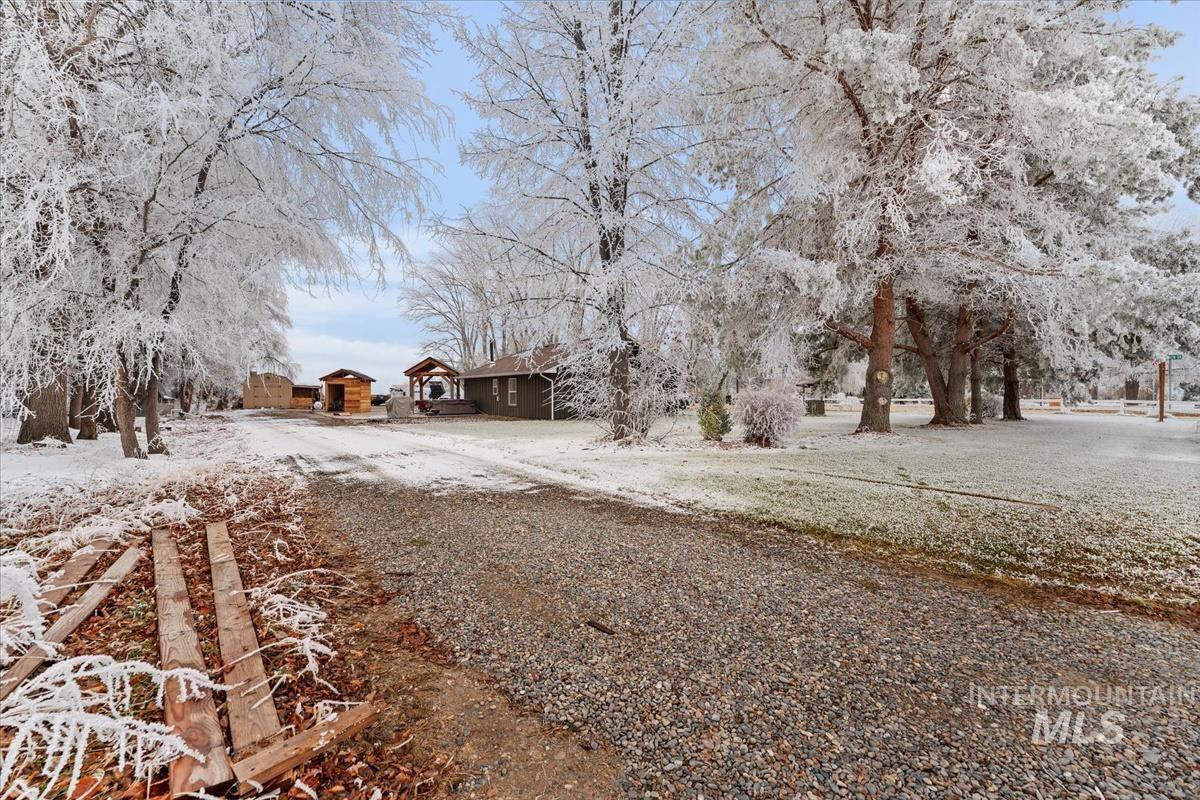 15960 Park View Dr Property Photo 33