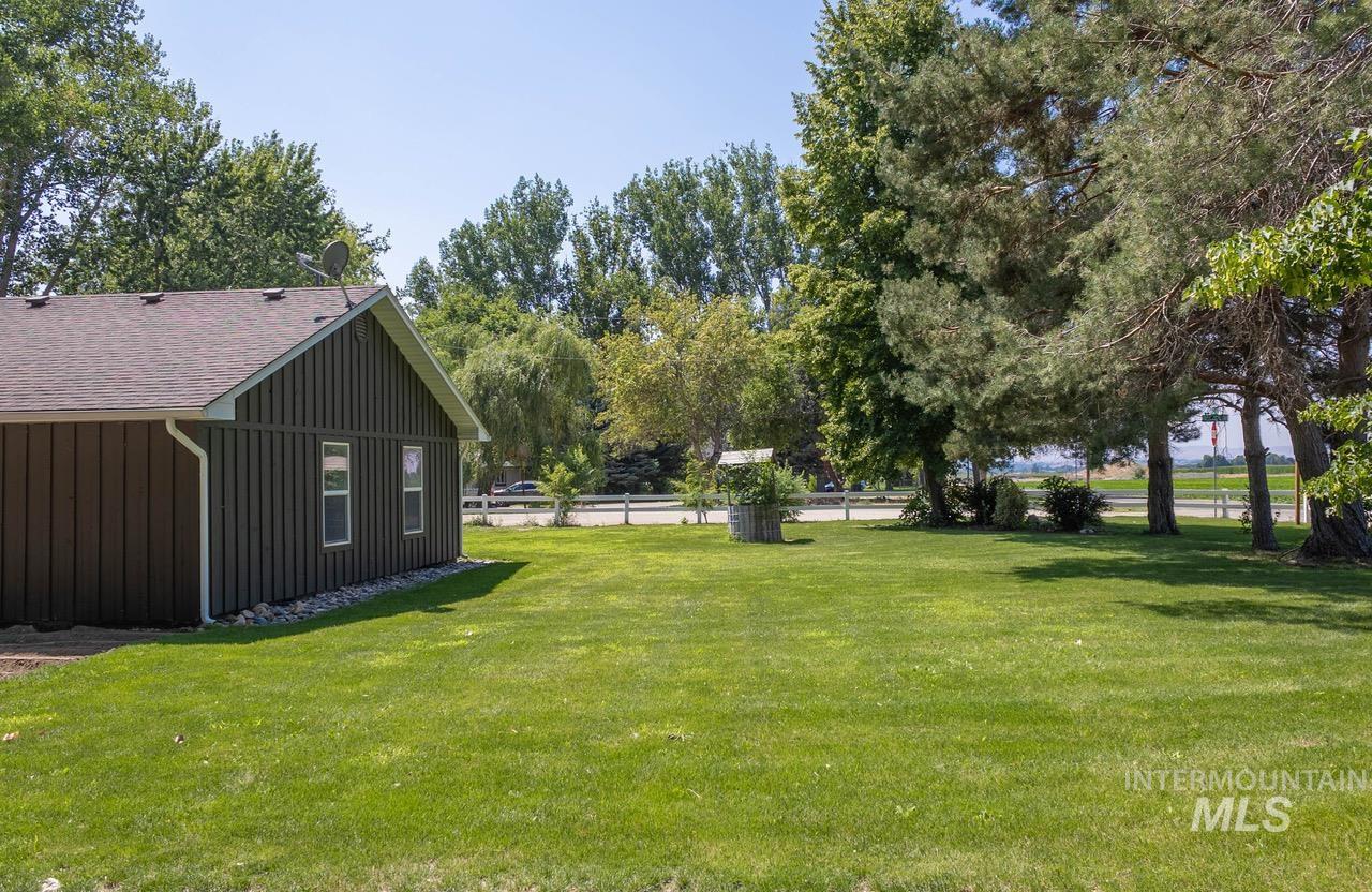 15960 Park View Dr Property Photo 41