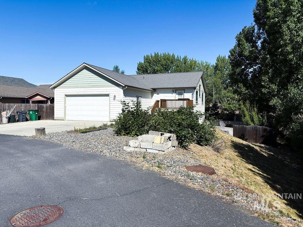 2727 Robinson Park Property Photo 1