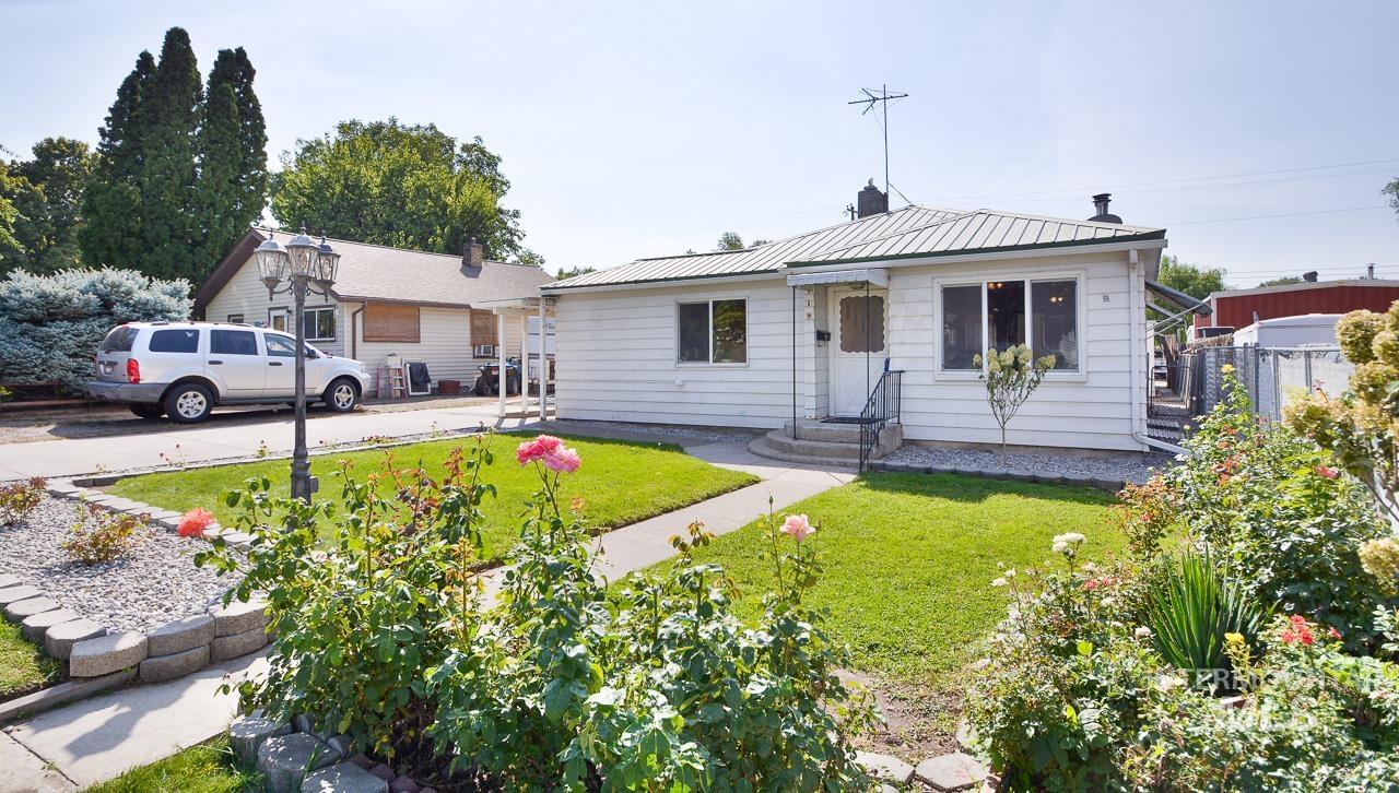 119 E Ave. C Property Photo 1