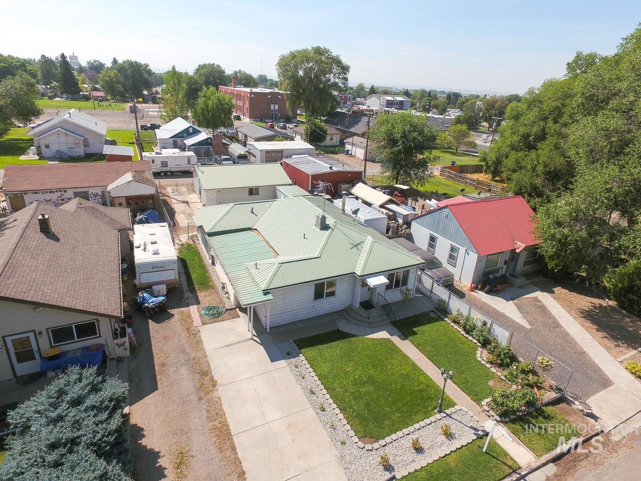 119 E Ave. C Property Photo 3